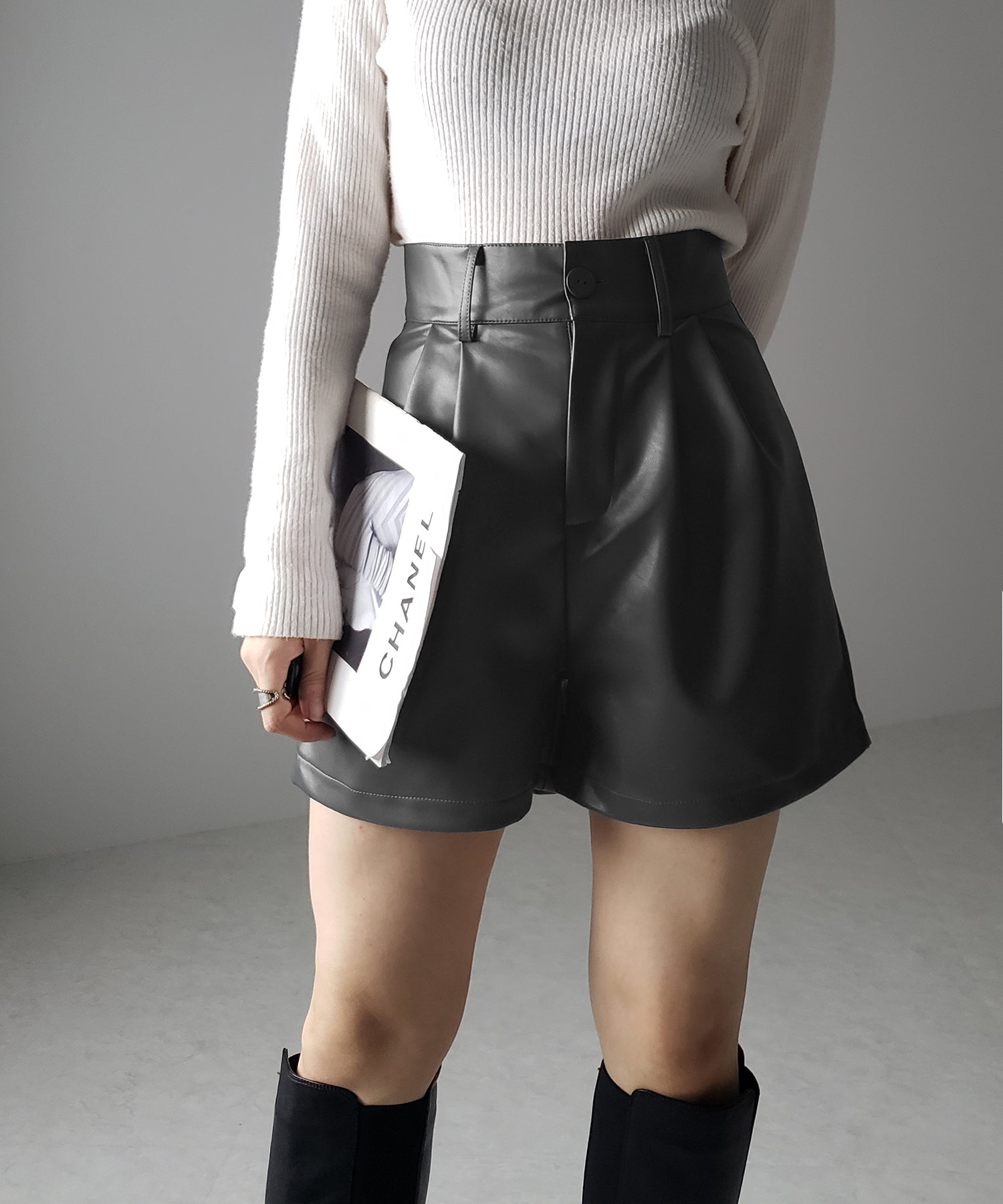 【 3color / 5size 】太ベルトハイウエストタックレザーショートパンツ