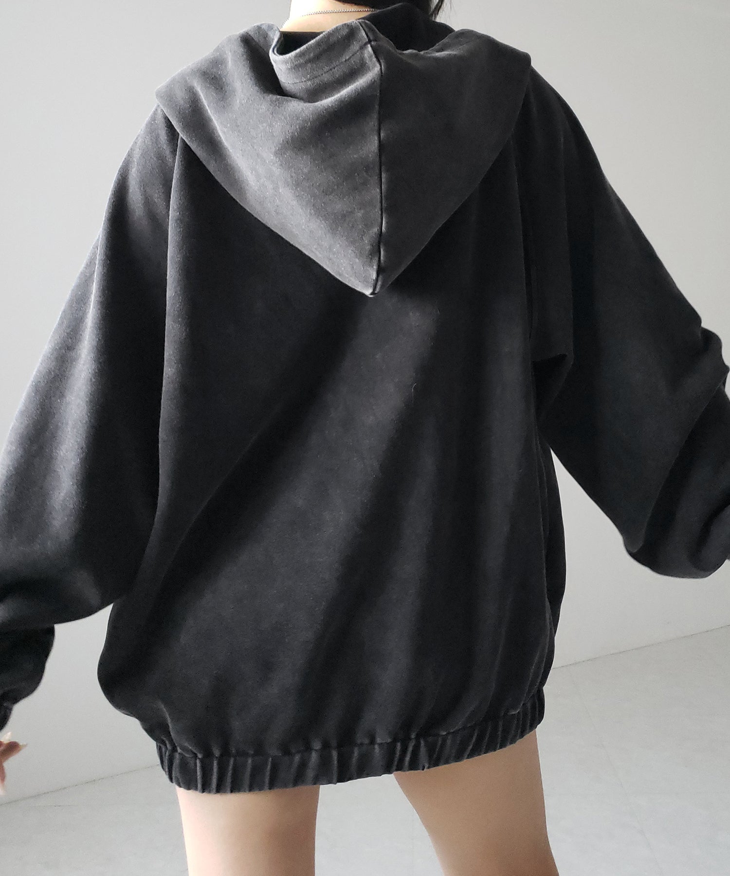 ピグメントヴィンテージ加工ジップアップパーカー / Pigment vintage zip-up hoodie