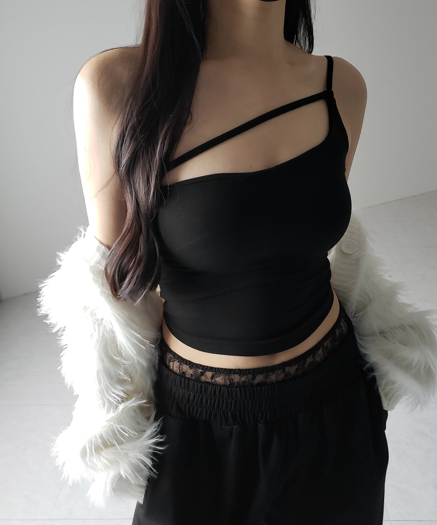 【 3color / カップ付 】ラインストラップワンショルキャミソール / line strap one shoulder camisole