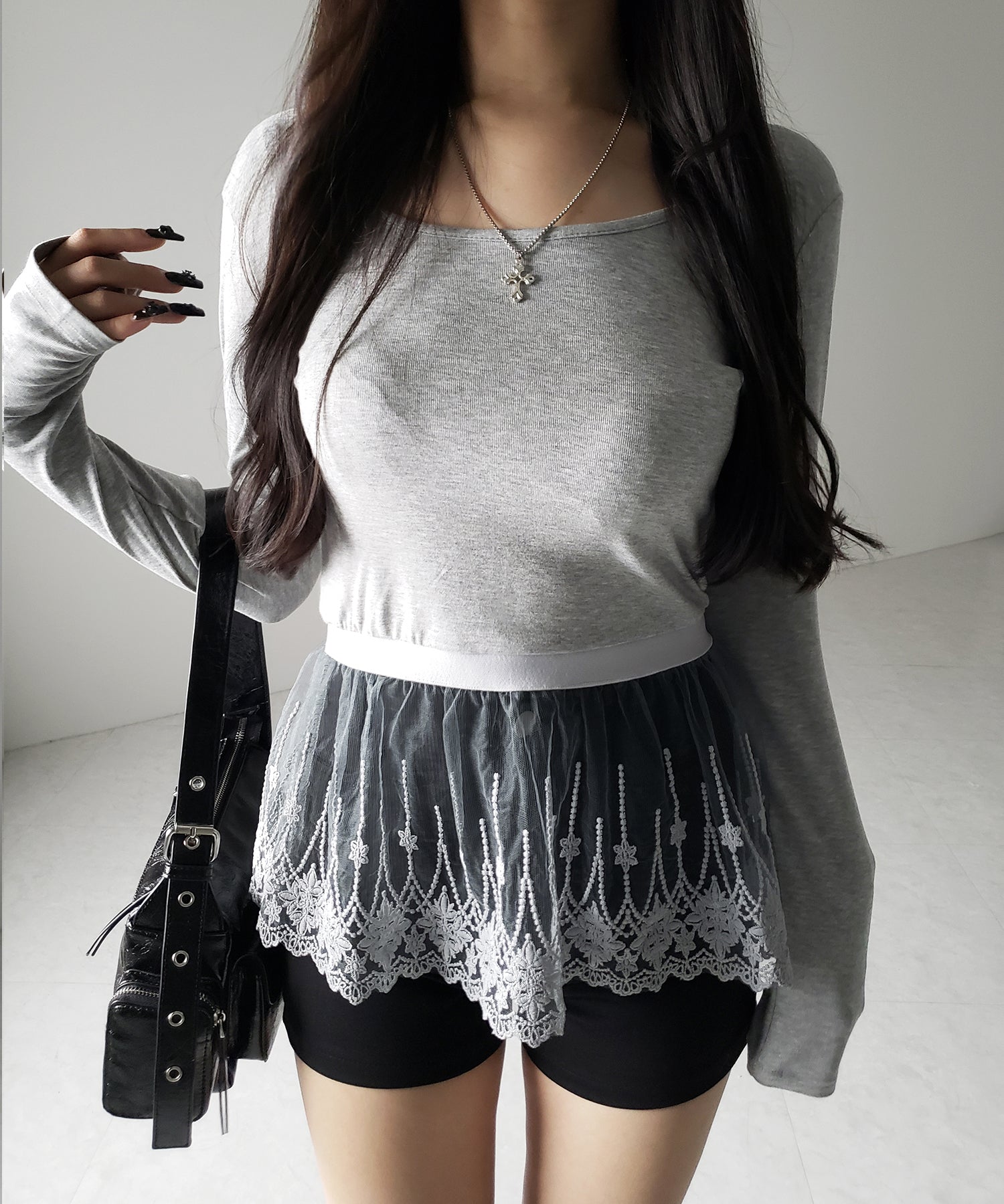 【 2color 】裾レースフリルレイヤード長袖トップス / hem lace frill layered long sleeve tops
