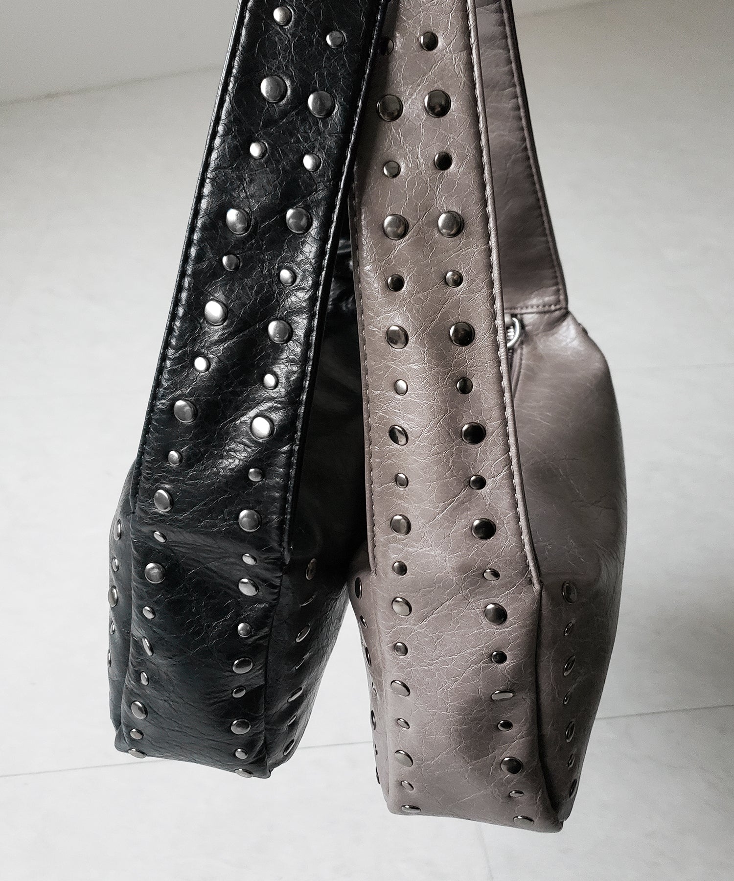 スタッズデザインスクエアショルダーバッグ / stud design square shoulder bag