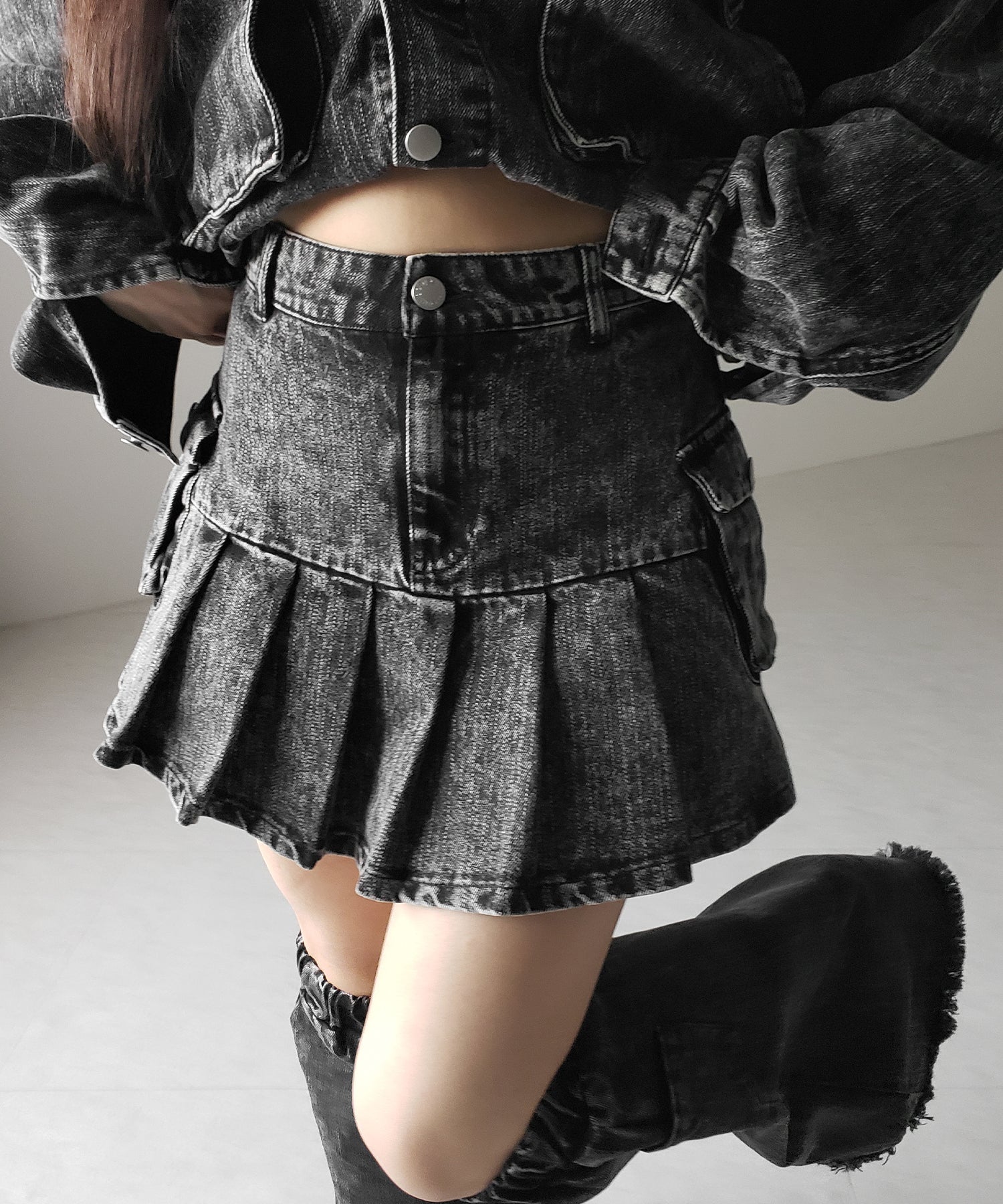 【 セットアップ着用可能 】ヴィンテージケミカルブリーチプリーツデニムミニスカート / vintage bleached pleated denim mini skirt