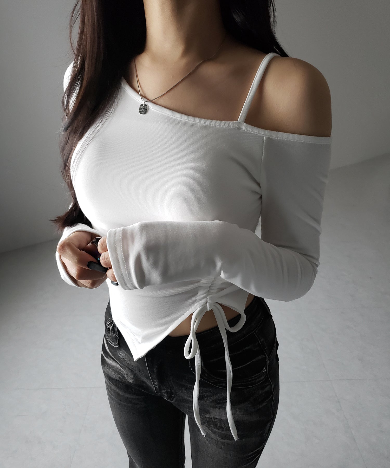 【 裏起毛 / カップ付 】サイドシャーリングリボンワンショルトップス / side shirring ribbon one shoulder tops