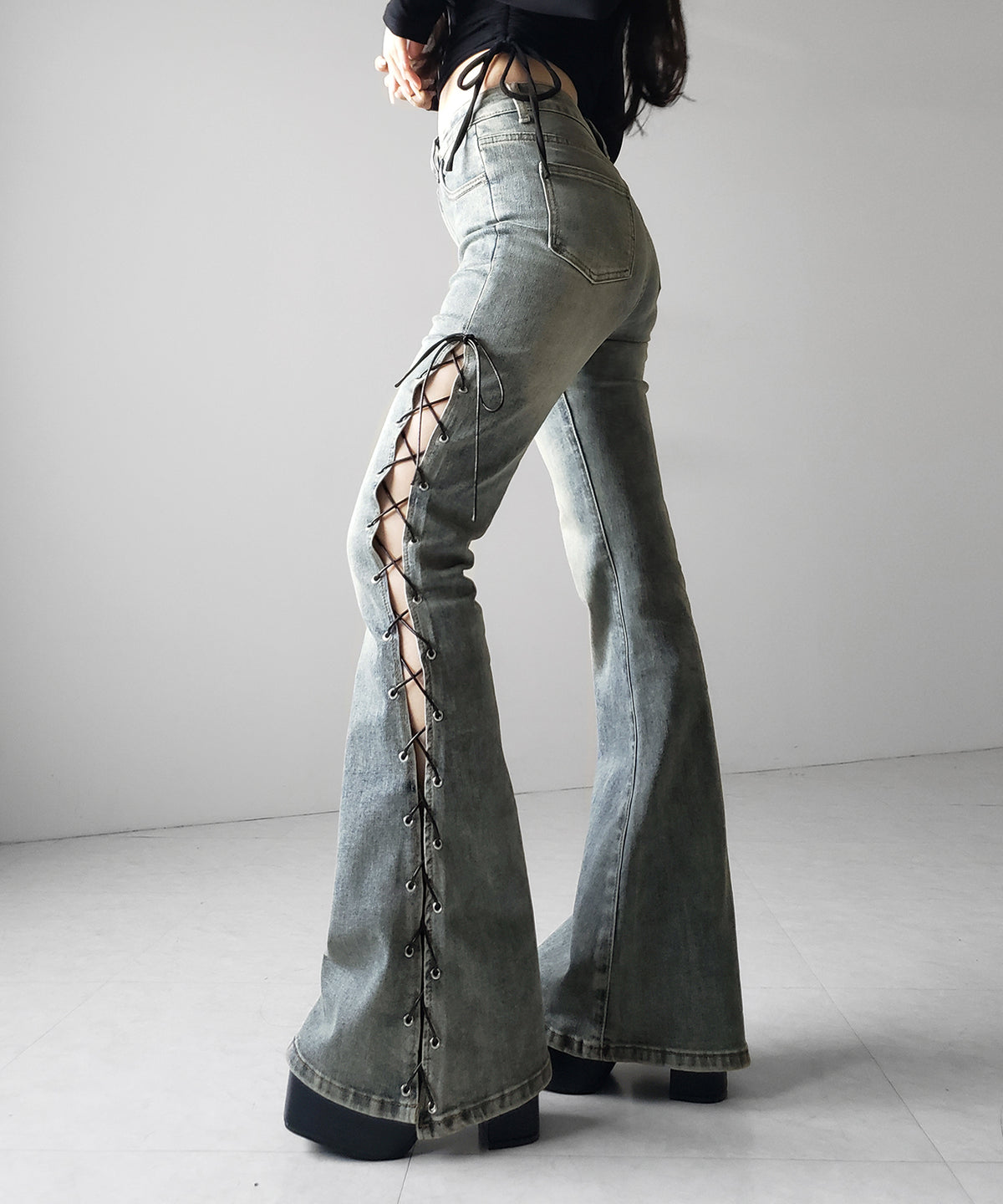 レースアップカットアウトストレッチフレアデニム / lace up cutout stretch flare denim