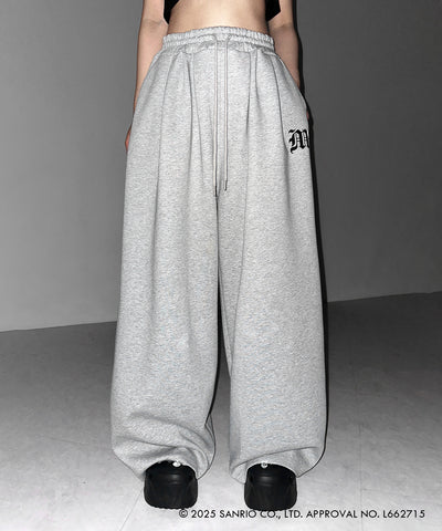 【 HELLO KITTY × me+em select 】ハローキティM LOGO ワイドスウェットパンツ / Hello Kitty M Logo wide sweatpants 【 セットアップ着用可能 】