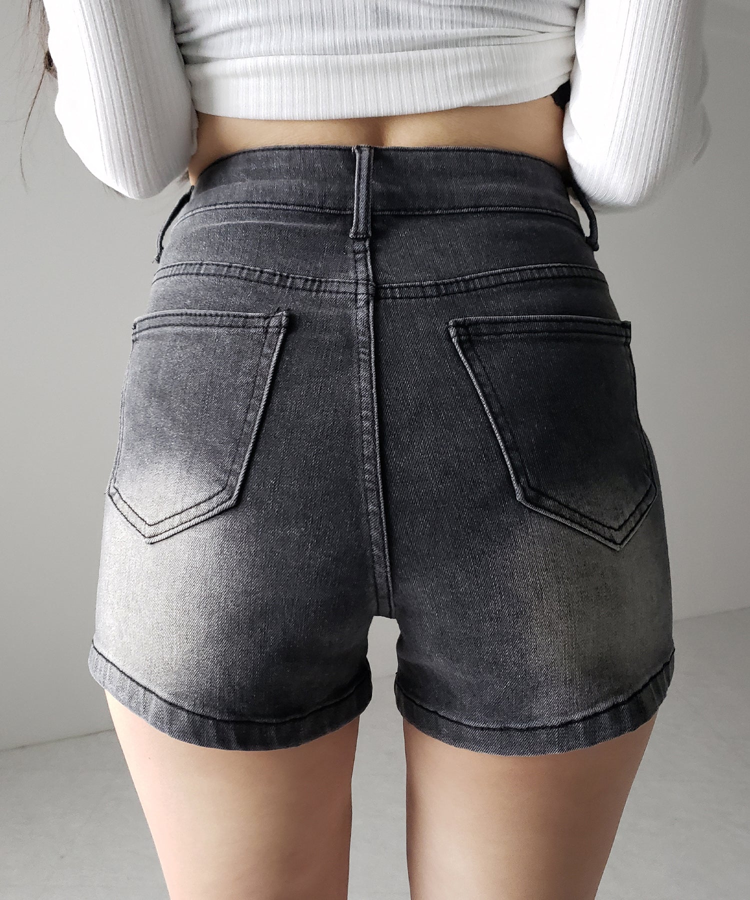 ハイウエストタイトデニムショートパンツ / high waist tight short pants