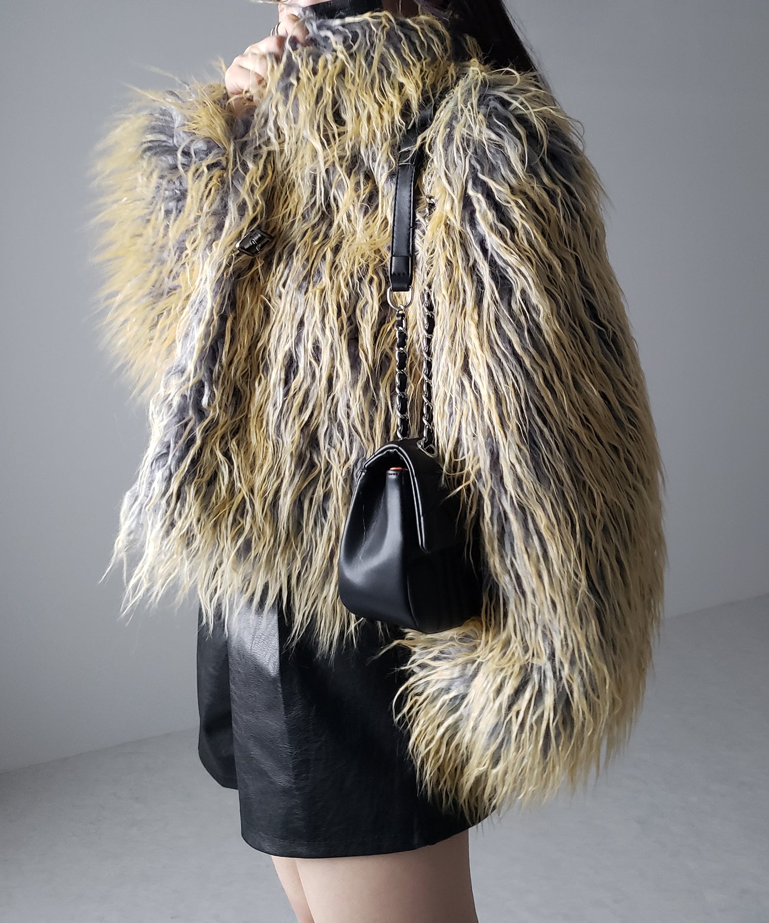 【 2color 】グラデーションシャギーファーモンスターボリュームコート/ gradation shaggy fur monster volume coat