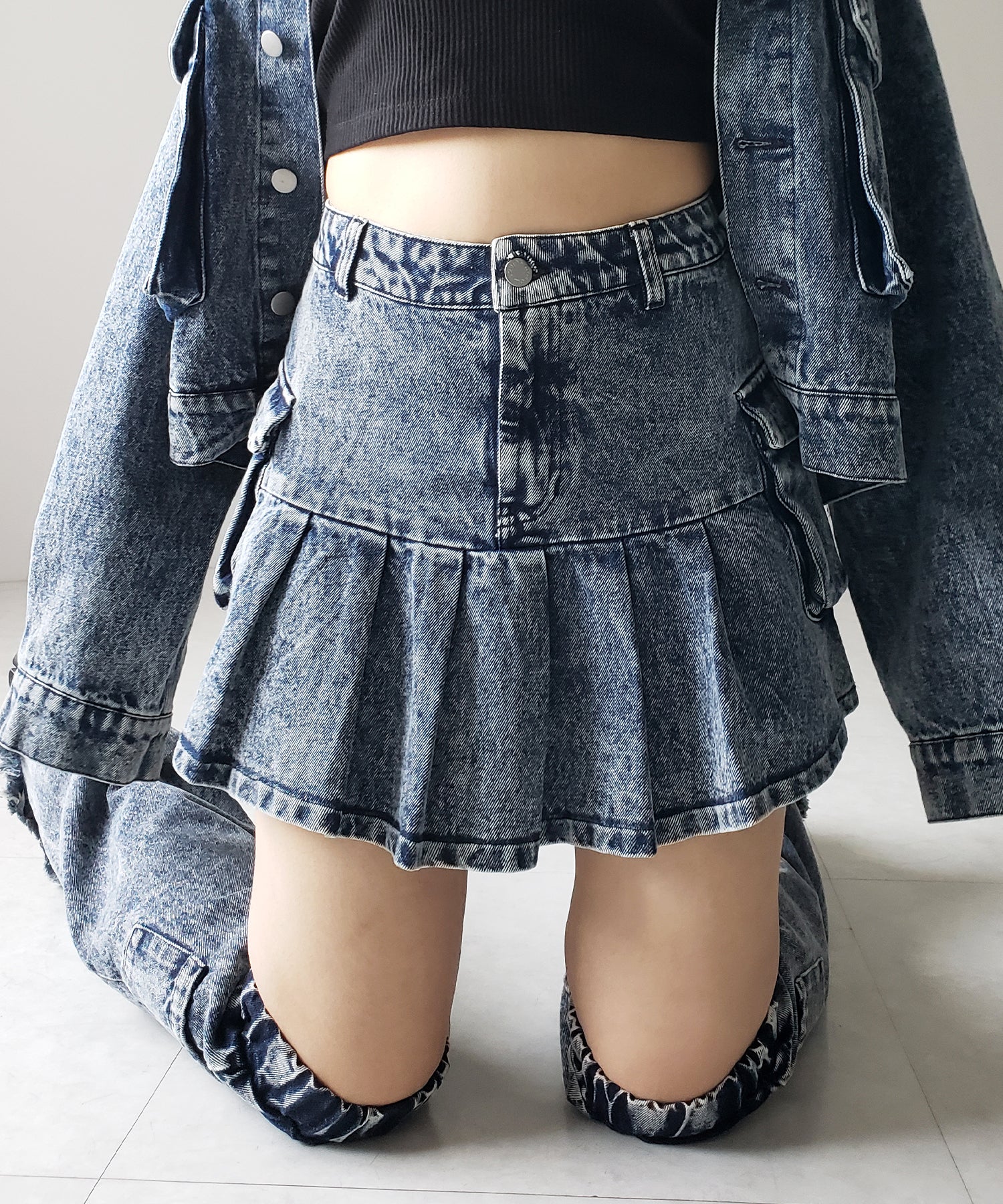 【 セットアップ着用可能 】ヴィンテージケミカルブリーチプリーツデニムミニスカート / vintage bleached pleated denim mini skirt