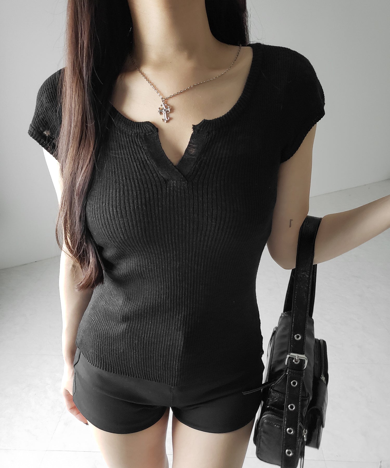 キーネックルーズシアーリブニットトップス / key neck loose sheer rib knit tops