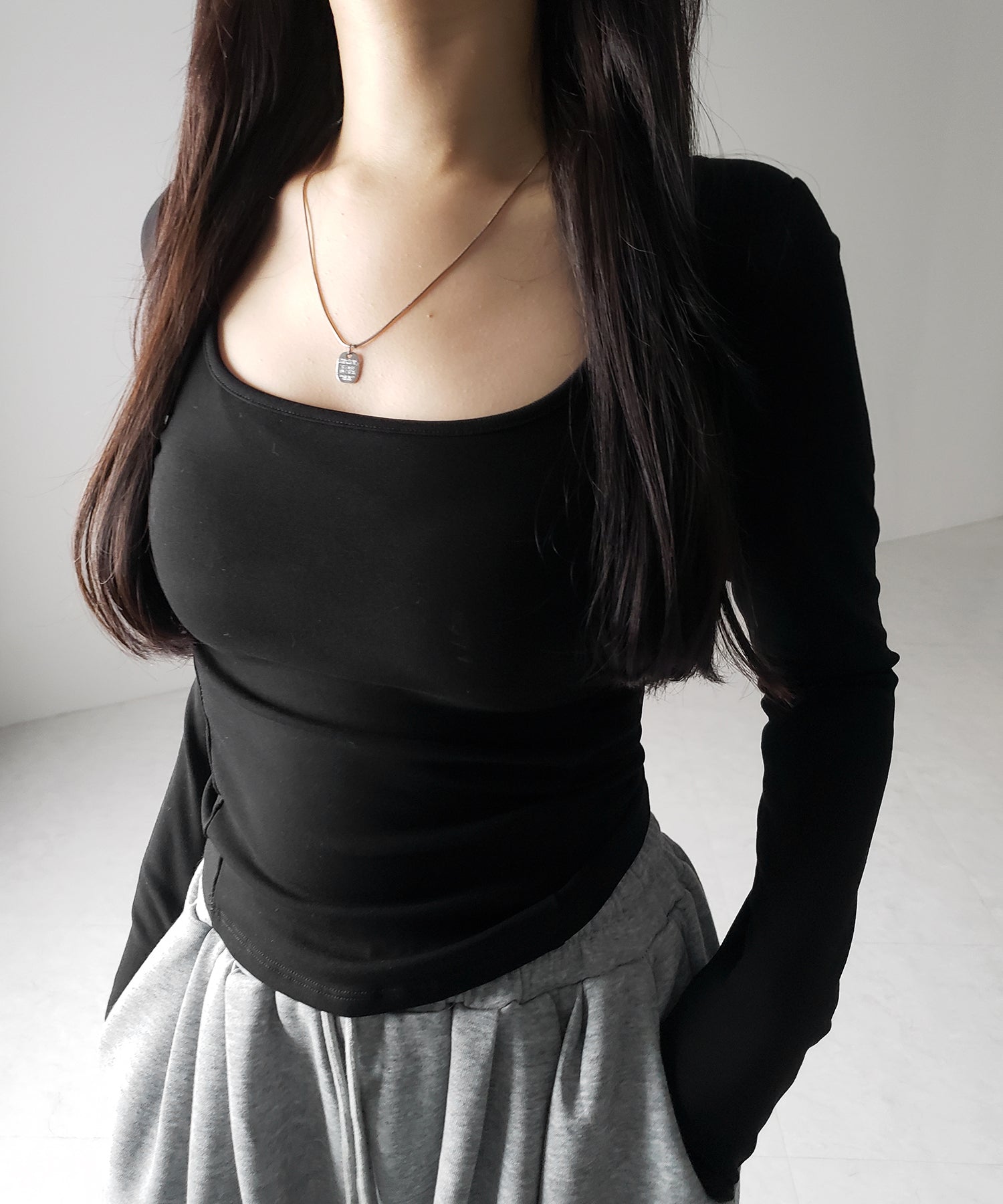 【 裏起毛 / カップ付き 】スクエアネックスリムカットソートップス