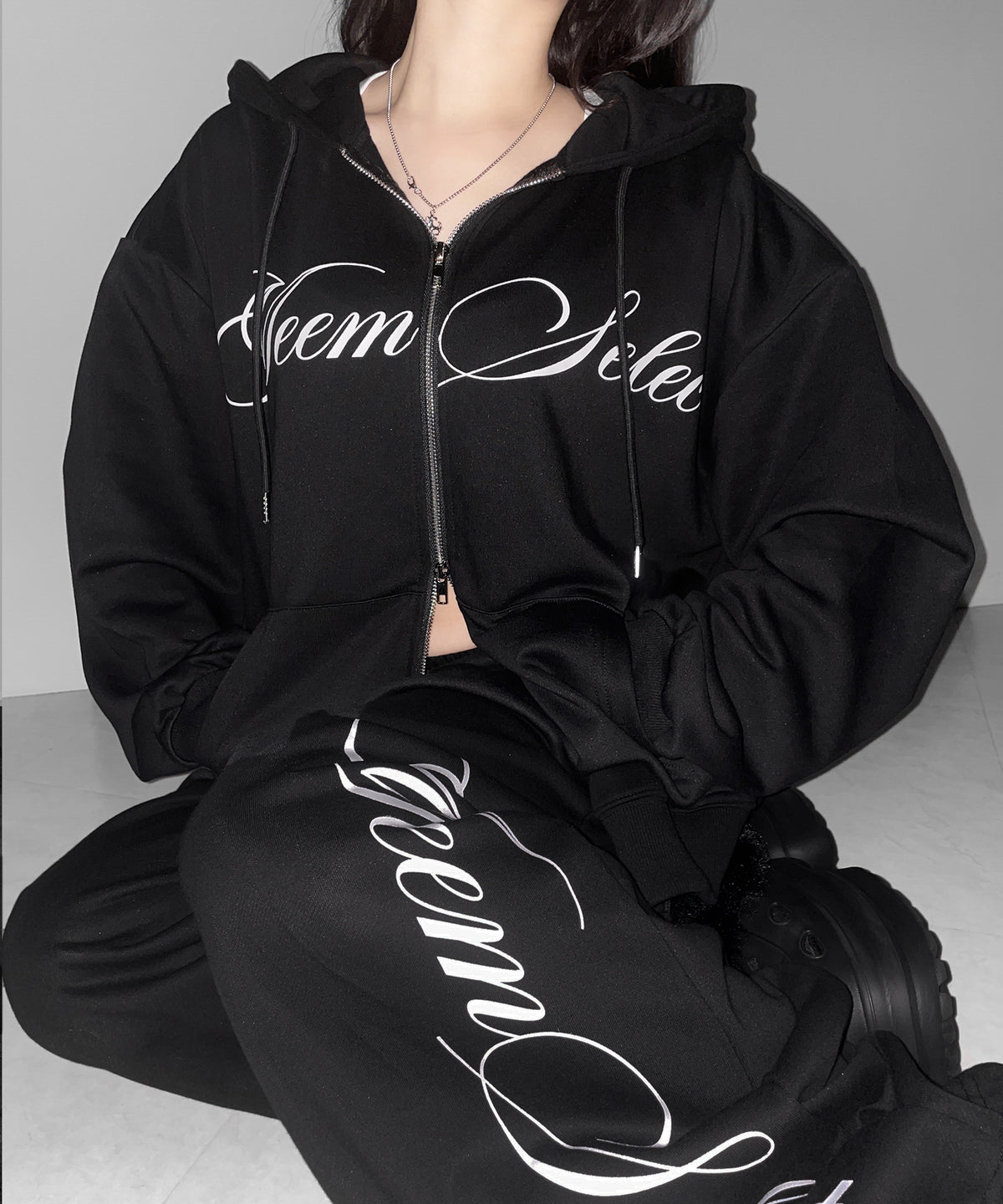 【 セットアップ可能 】レタリングロゴプリントワイドスウェットパンツ / lettering logo print wide sweat pants