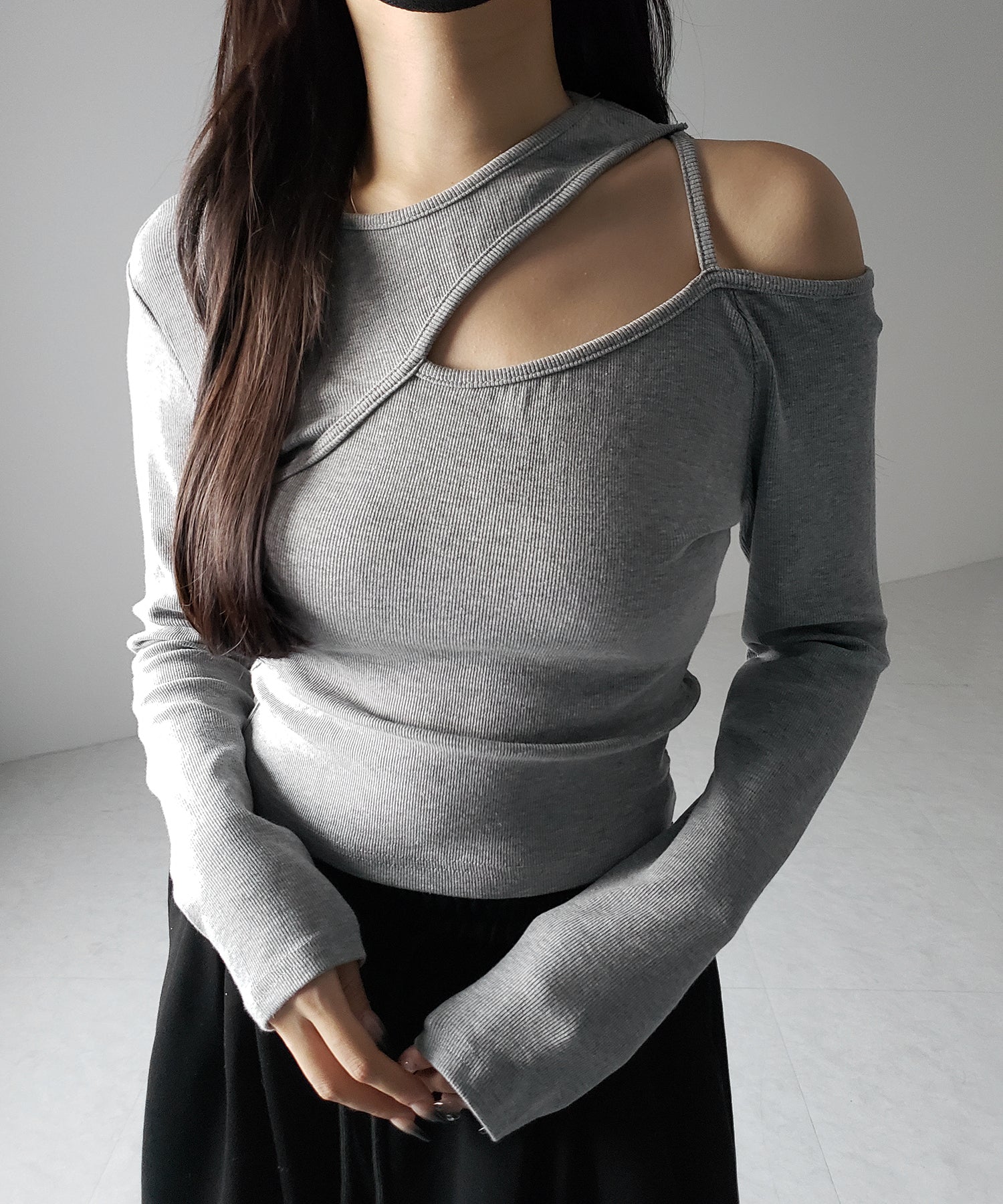 ショルダーカットアウトストラップリブトップス / shoulder cutout strap lib tops