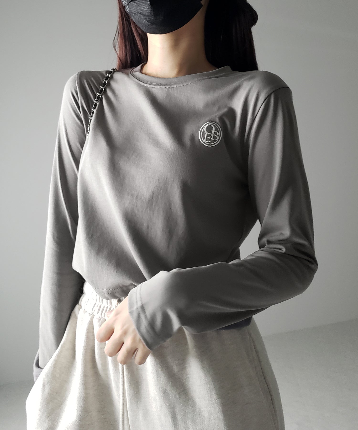 OBE刺繍 ミニロゴ長袖Tシャツ【 韓国製 】