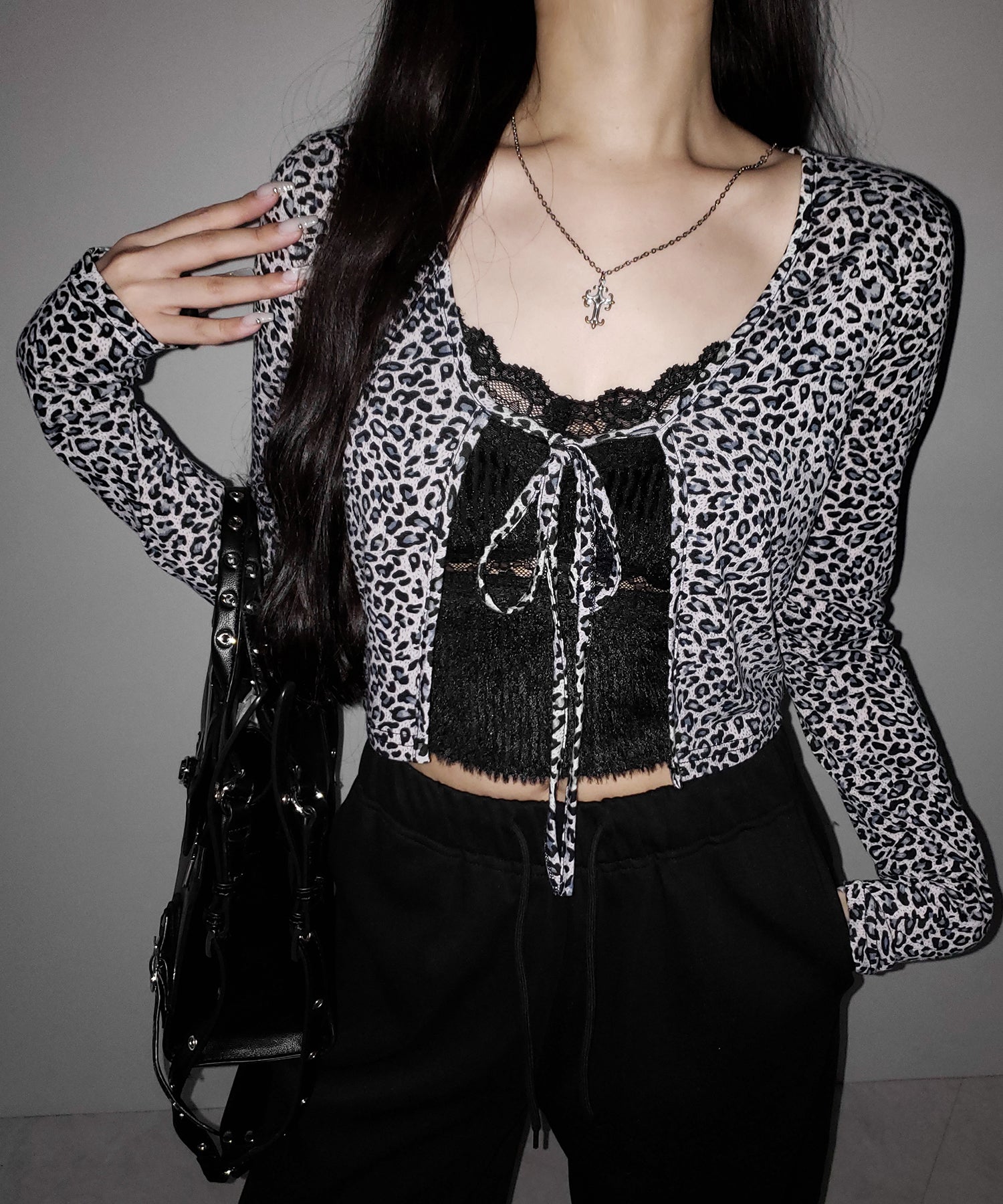 レオパードフロントリボンショートカーディガン / Leopard front ribbon short cardigan