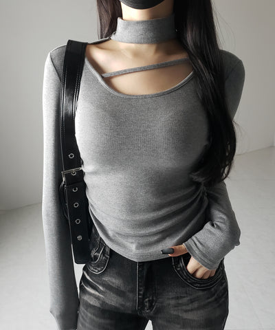 【 裏起毛 】チョーカーナナメストラップシャーリングトップス / choker naname strap shirring tops