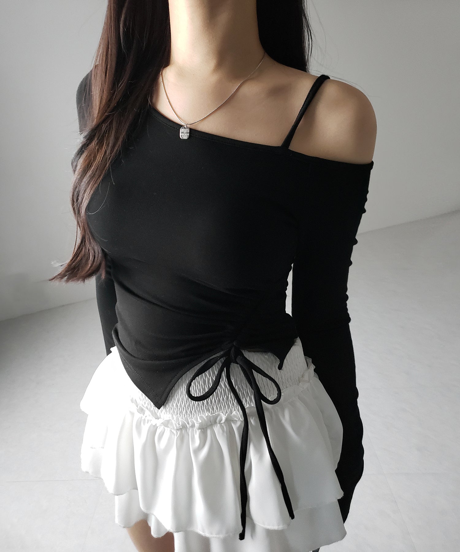 【 裏起毛 / カップ付 】サイドシャーリングリボンワンショルトップス / side shirring ribbon one shoulder tops