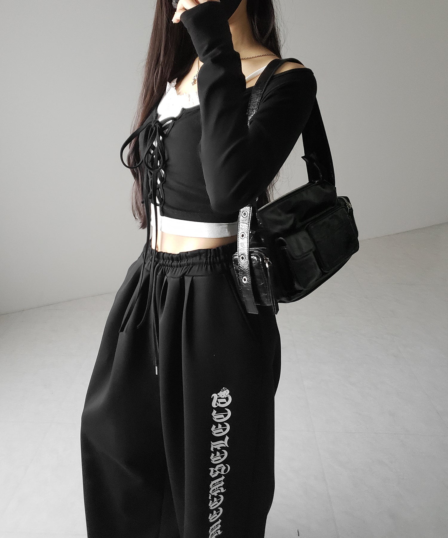 【 新色ピンクが追加!/2点セット 】レースアップリボンショートトップス + レースキャミ SET / lace up ribbon short tops + lace cami SET