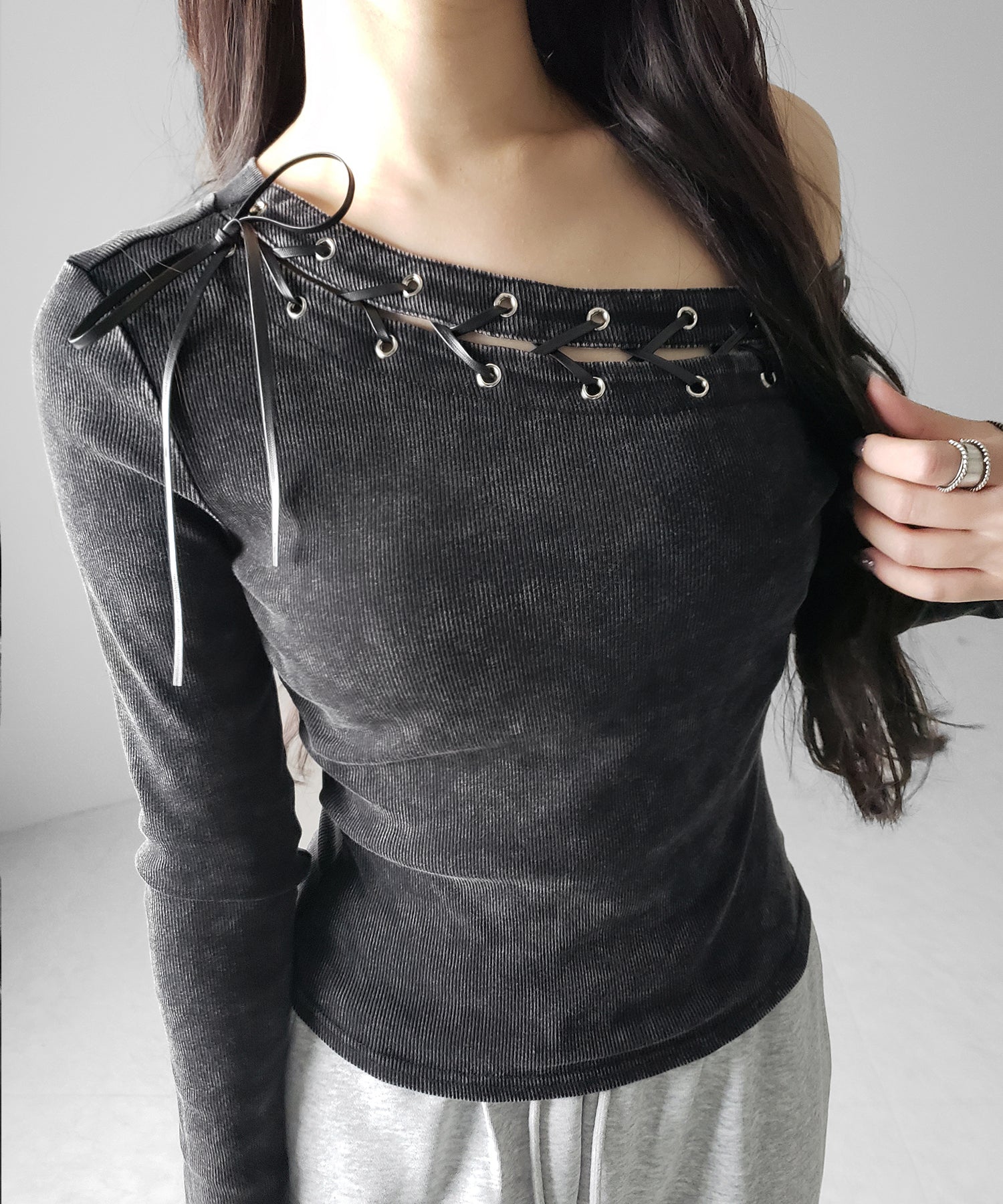 ヴィンテージカットアウトレースアップワンショルリブトップス / vintage cutout laceup one shoulder lib tops