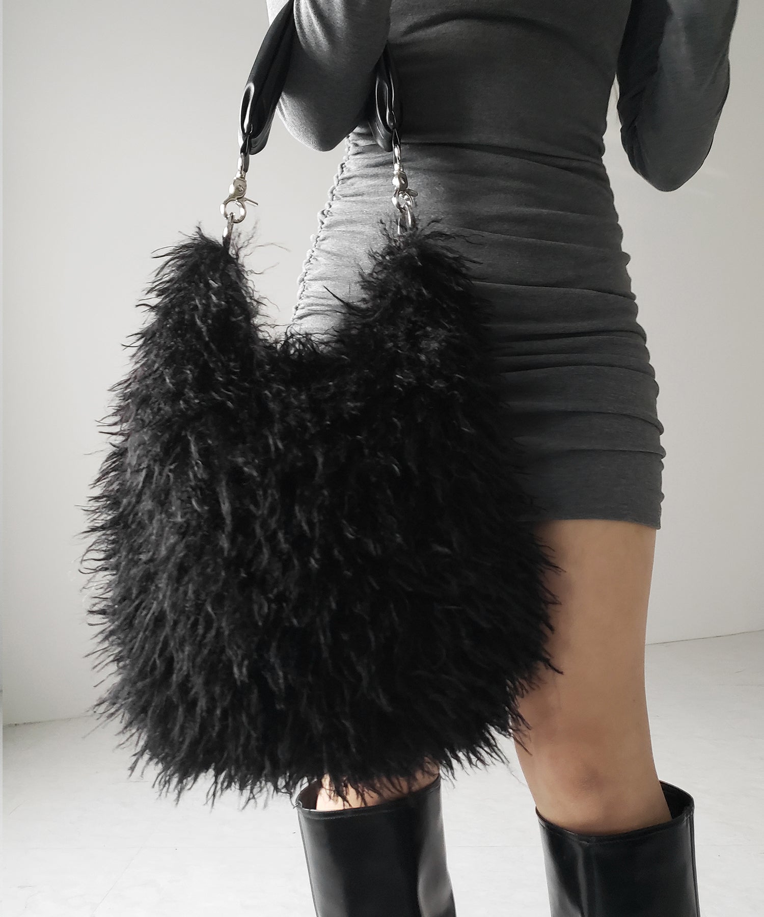 【 ショルダーストラップ付き2WAY 】バイカラーシャギーファーショルダーバッグ / bicolor shaggy fur shoulder bag