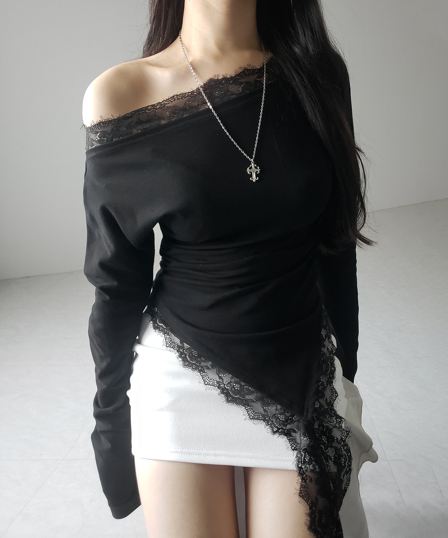 【 2color 】ワンショルダーレースドッキングアシンメトリートップス / one shoulder lace docking asymmetry tops
