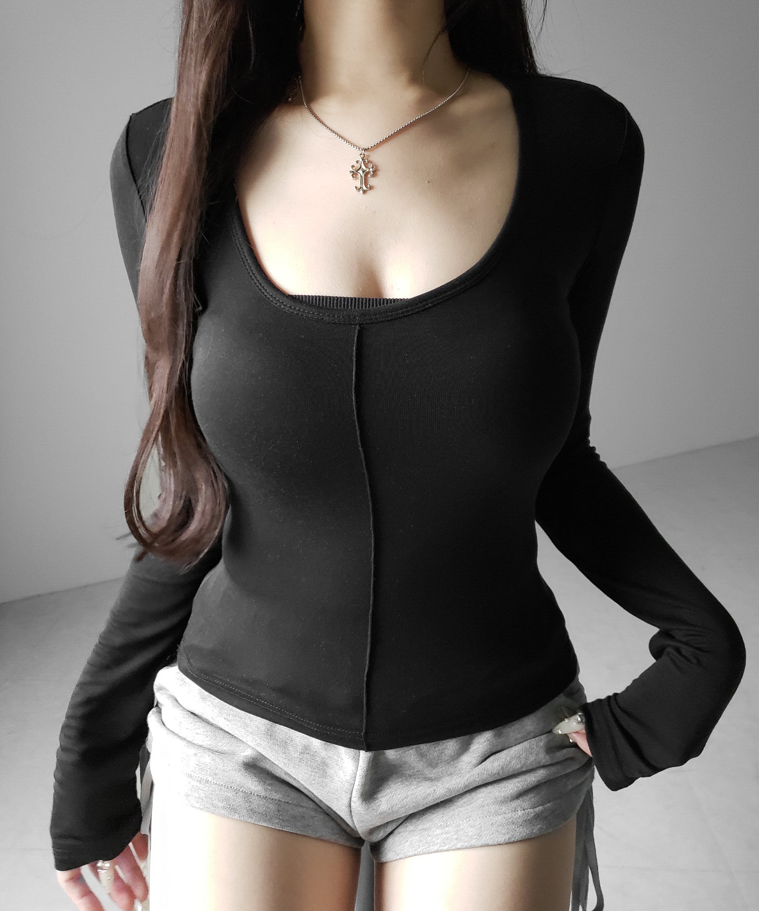 オープンネックタイトフィットルーズドレープ長袖Tシャツ / open neck tight fit loose drape long sleeve T-shirts
