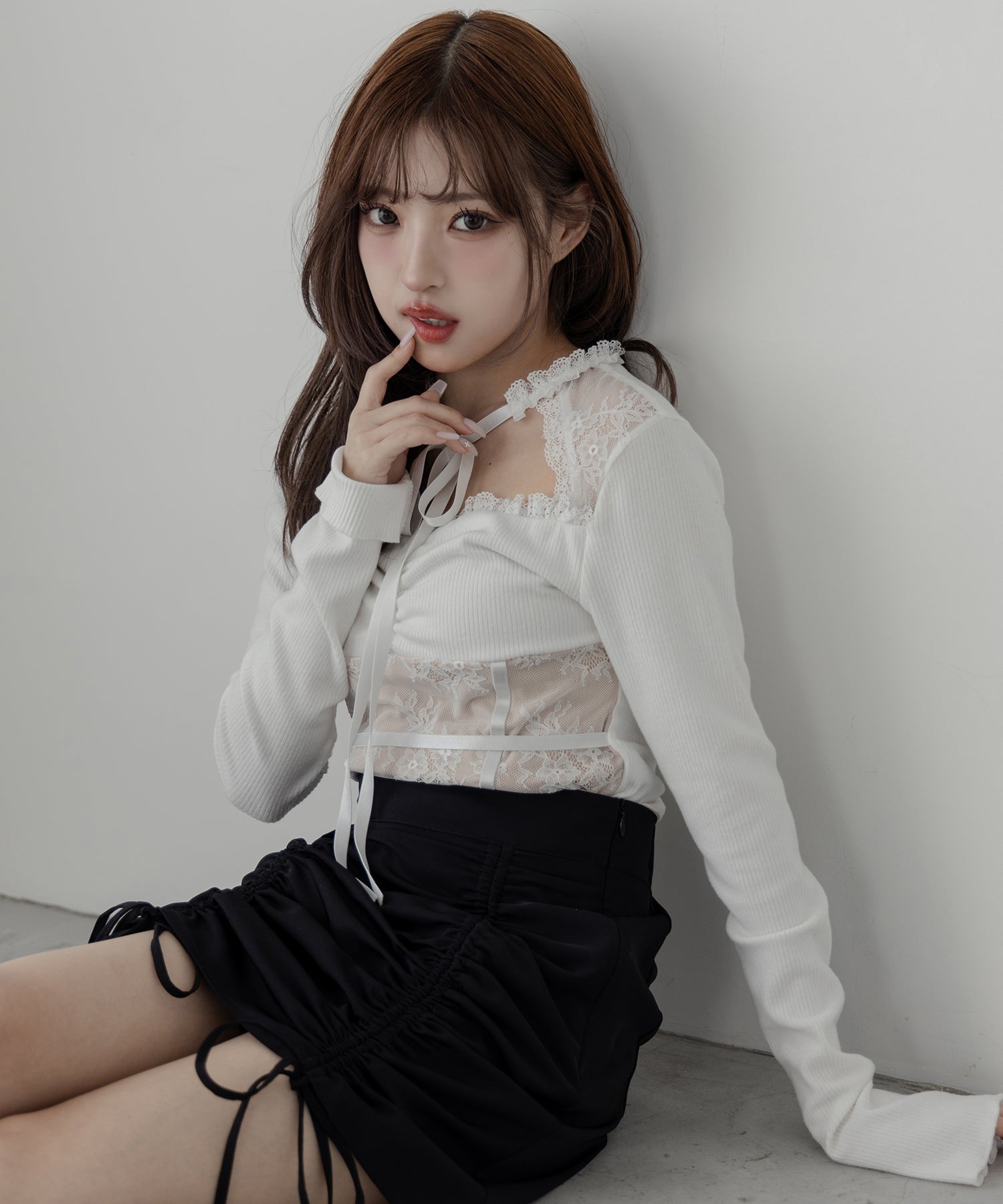 【 2color 】チョーカーネックリボンレーシーカットソートップス / choker neck ribbon lacy cutsaw tops