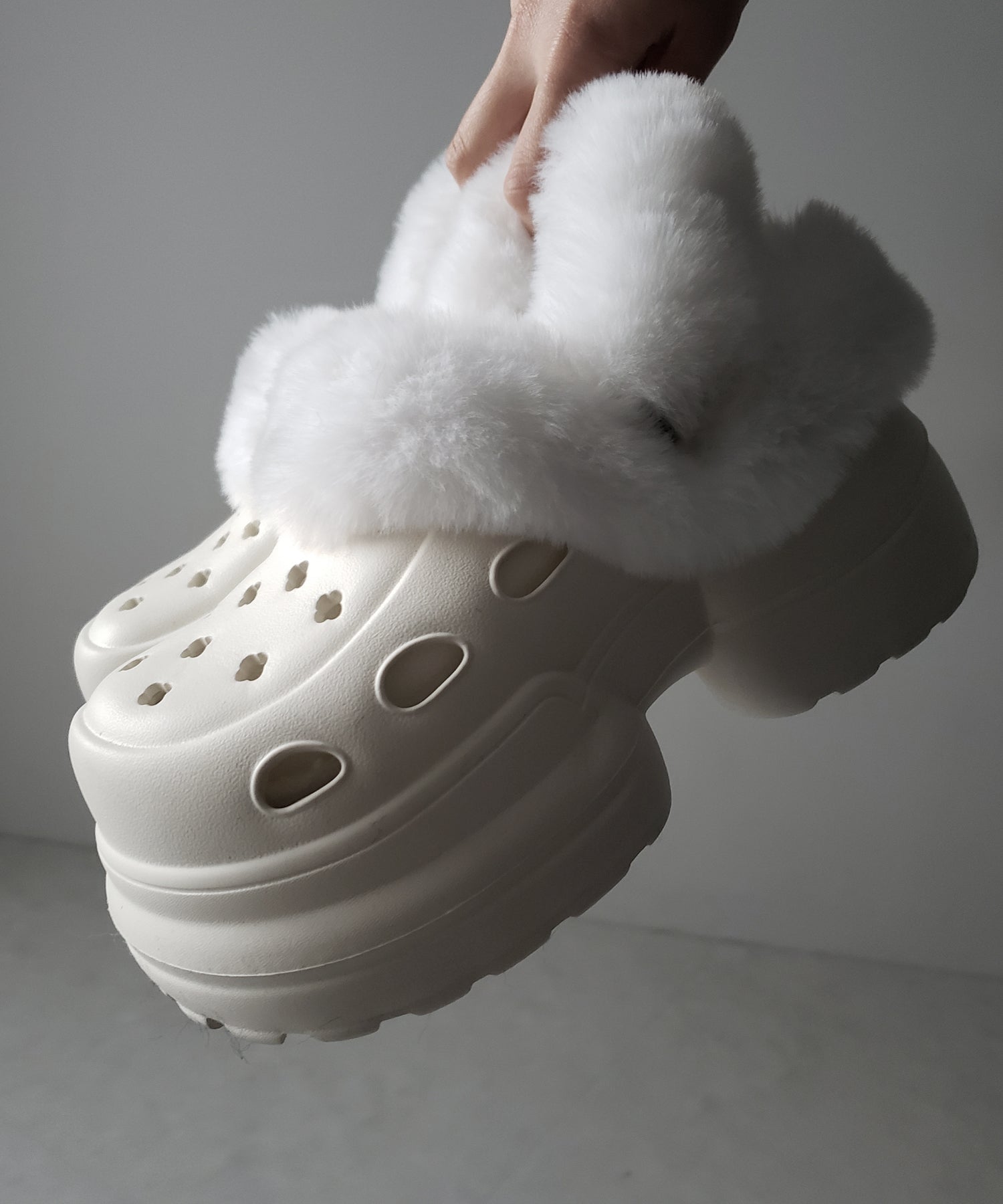 フェイクファー厚底クロッグサンダル / Fake fur platform clog sandals