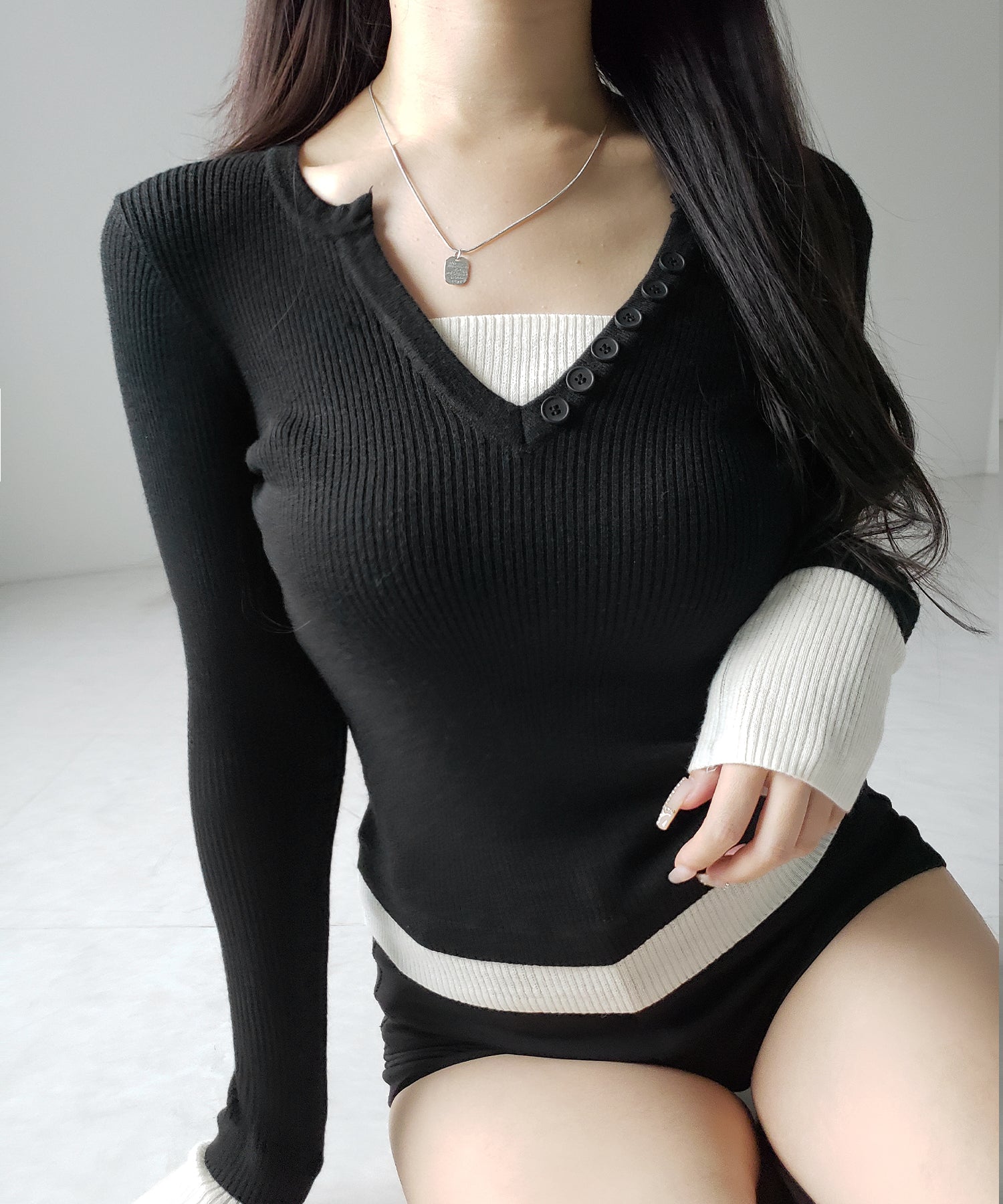 フェイクレイヤードスリムリブニットトップス / Fake layered slim rib knit tops