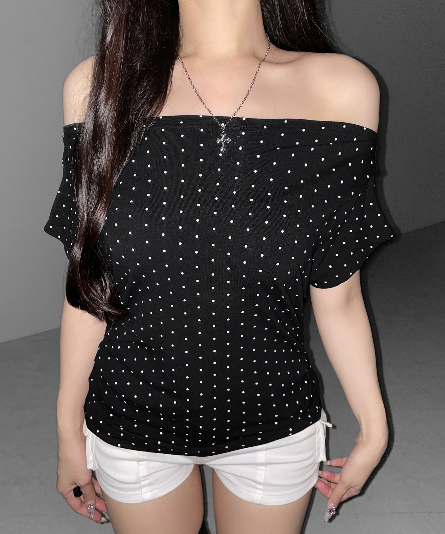 オフショルタックドレープドットTシャツ / off shoulder tack drape shortsleeve dot T-shirts