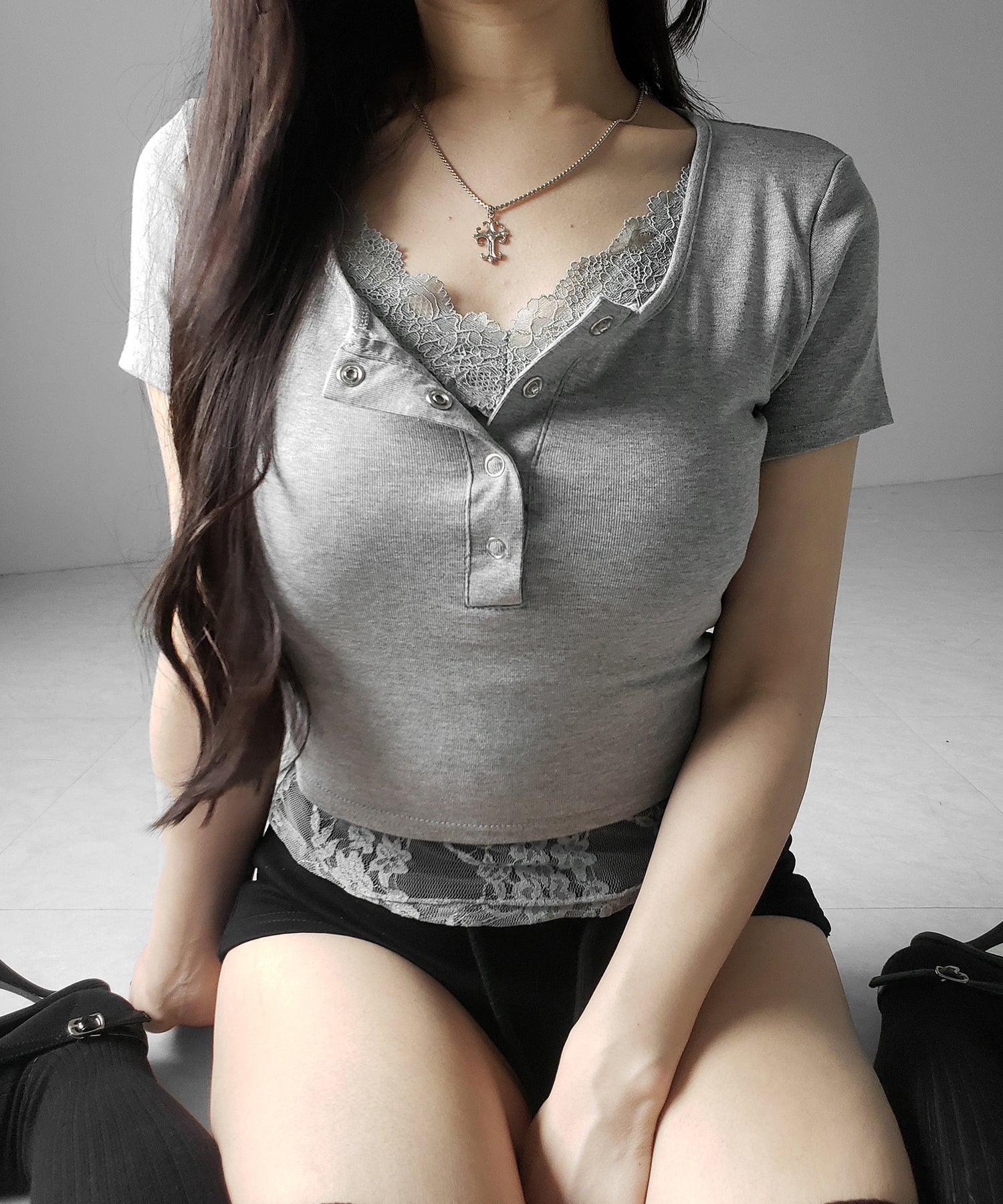 レースレイヤードヘンリーネックスクエア半袖Tシャツ / lace layered henley neck square short sleeve T-shirt