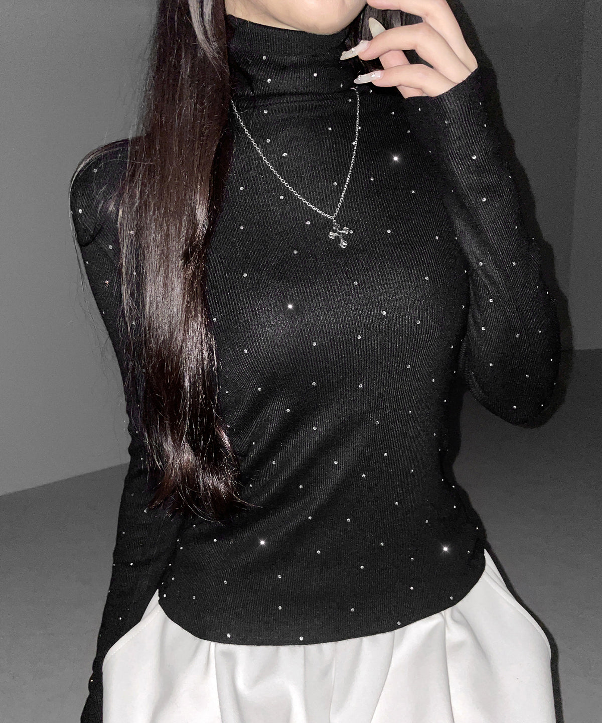 ラインストーンタートルニットトップス / Rhinestone turtleneck knit tops