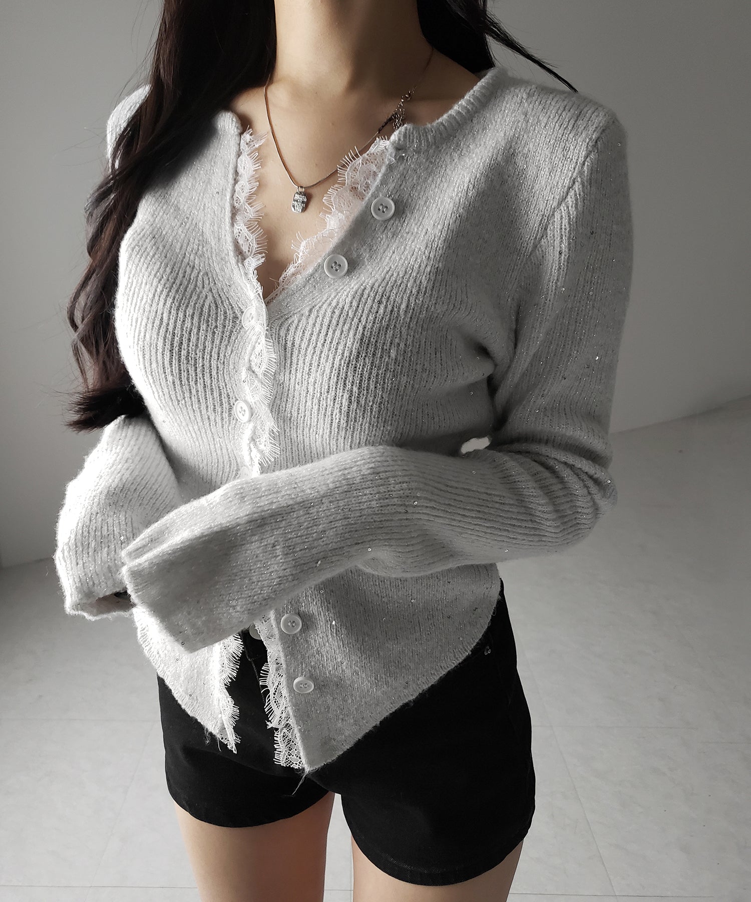レースドッキングスパングルキーネックニットカーディガン / lace docking spangle key neck knit cardigan