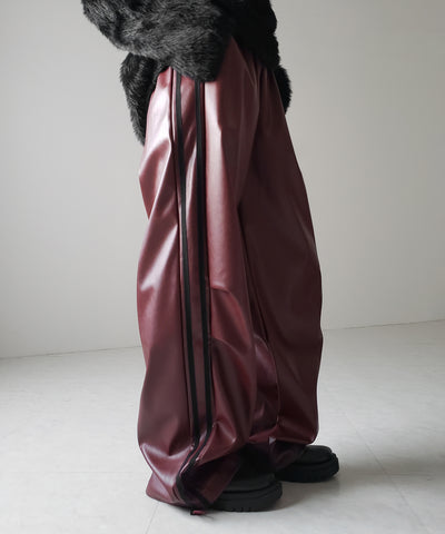 2WAY サイドラインフェイクレザーワイドパンツ / 2WAY Sideline fake leather wide pants