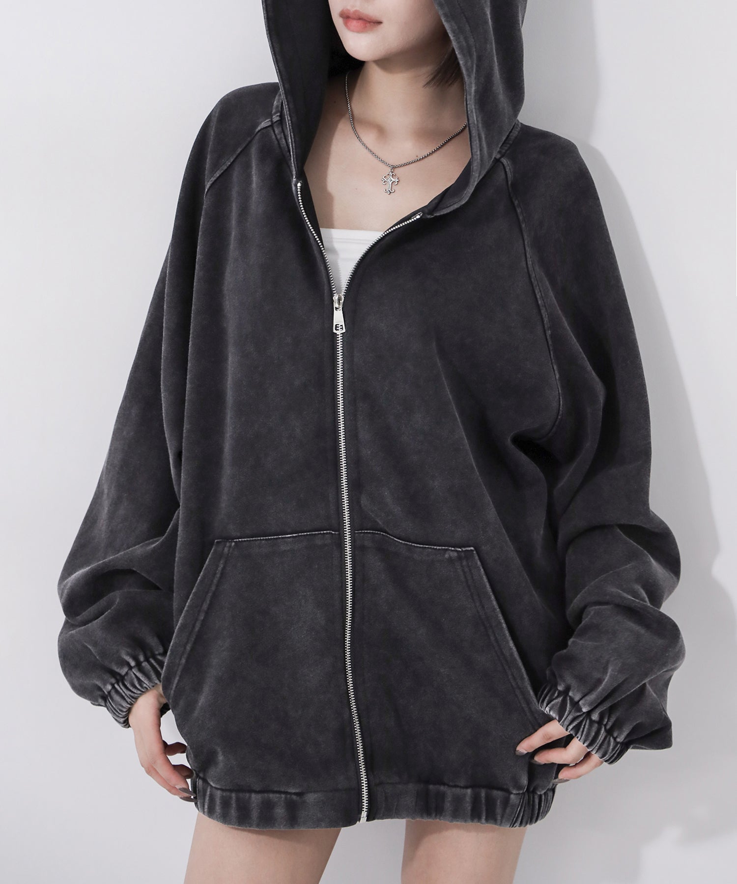 ピグメントヴィンテージ加工ジップアップパーカー / Pigment vintage zip-up hoodie