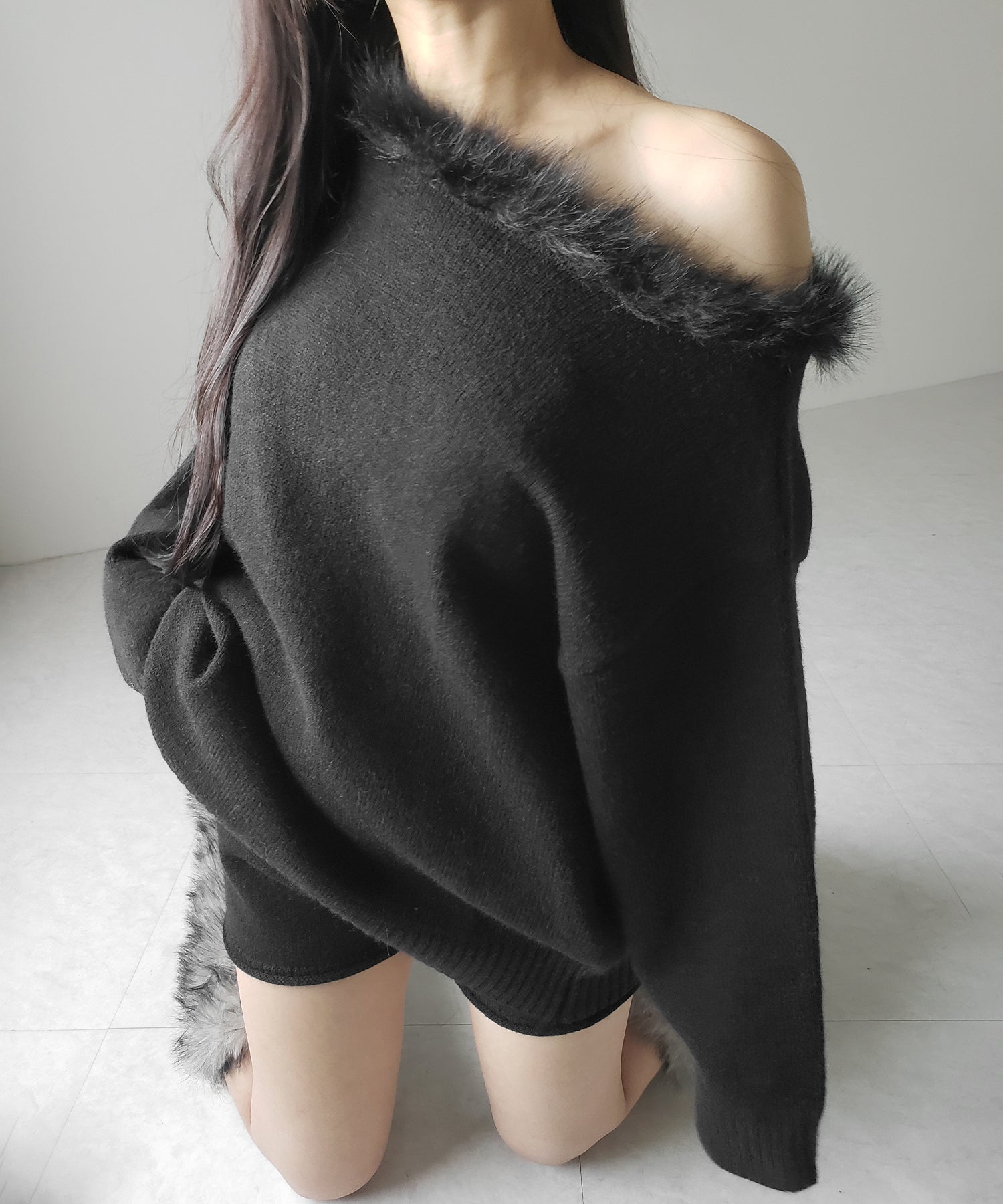 【 ニットセットアップ 】フェイクファーワンショルオーバーニット + ニットショートパンツ SET / fake fur one-shoulder over knit + knit short pants SET