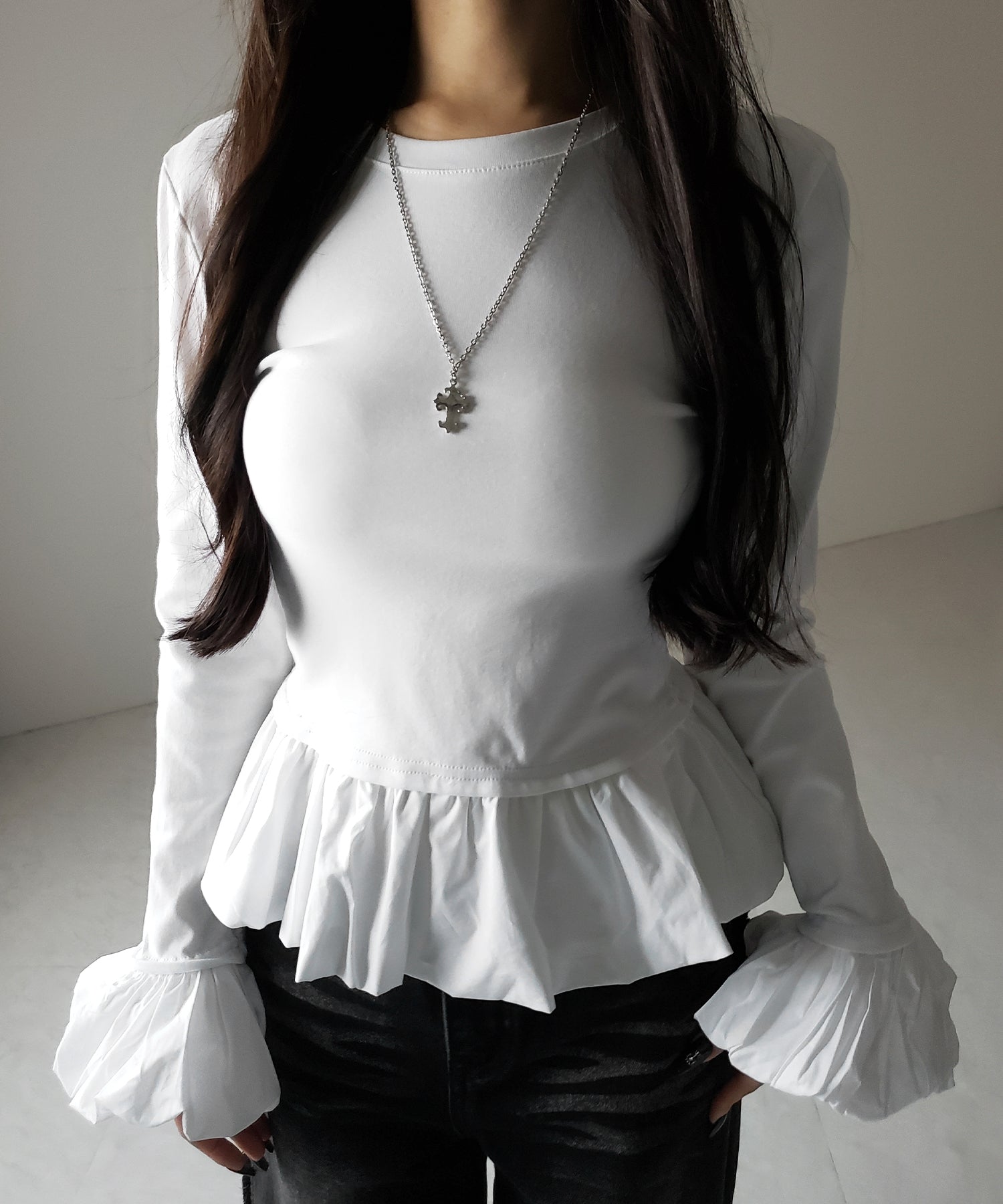 【 2color 】裾バルーンフリルカットソートップス / hem balloon frill cutsew tops