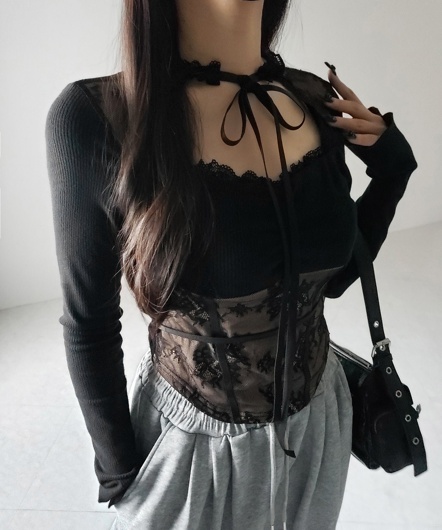 【 2color 】チョーカーネックリボンレーシーカットソートップス / choker neck ribbon lacy cutsaw tops