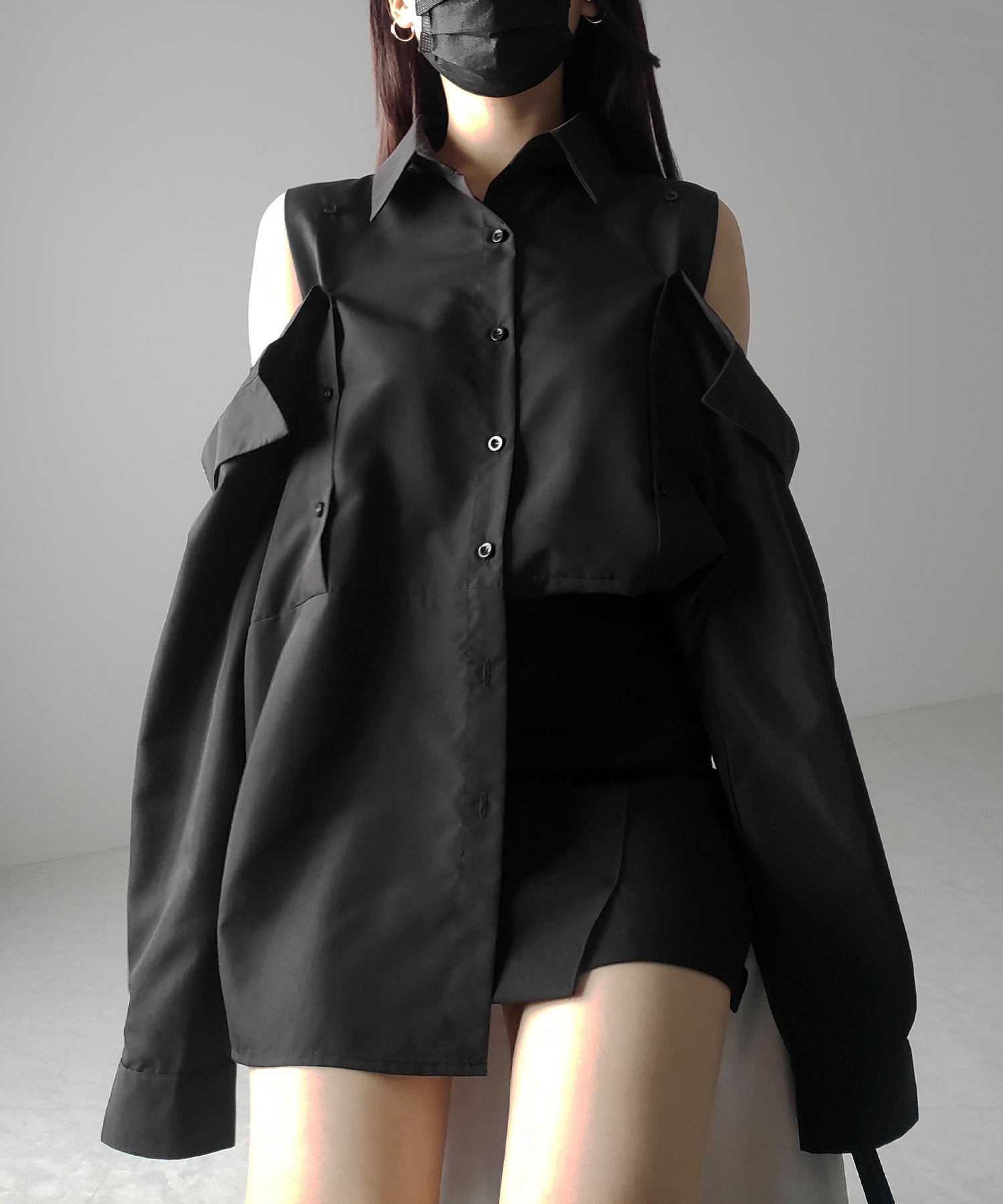 【 3color 】オープンショルダーカットアウトビッグシャツ / open shoulder cutout big shirt