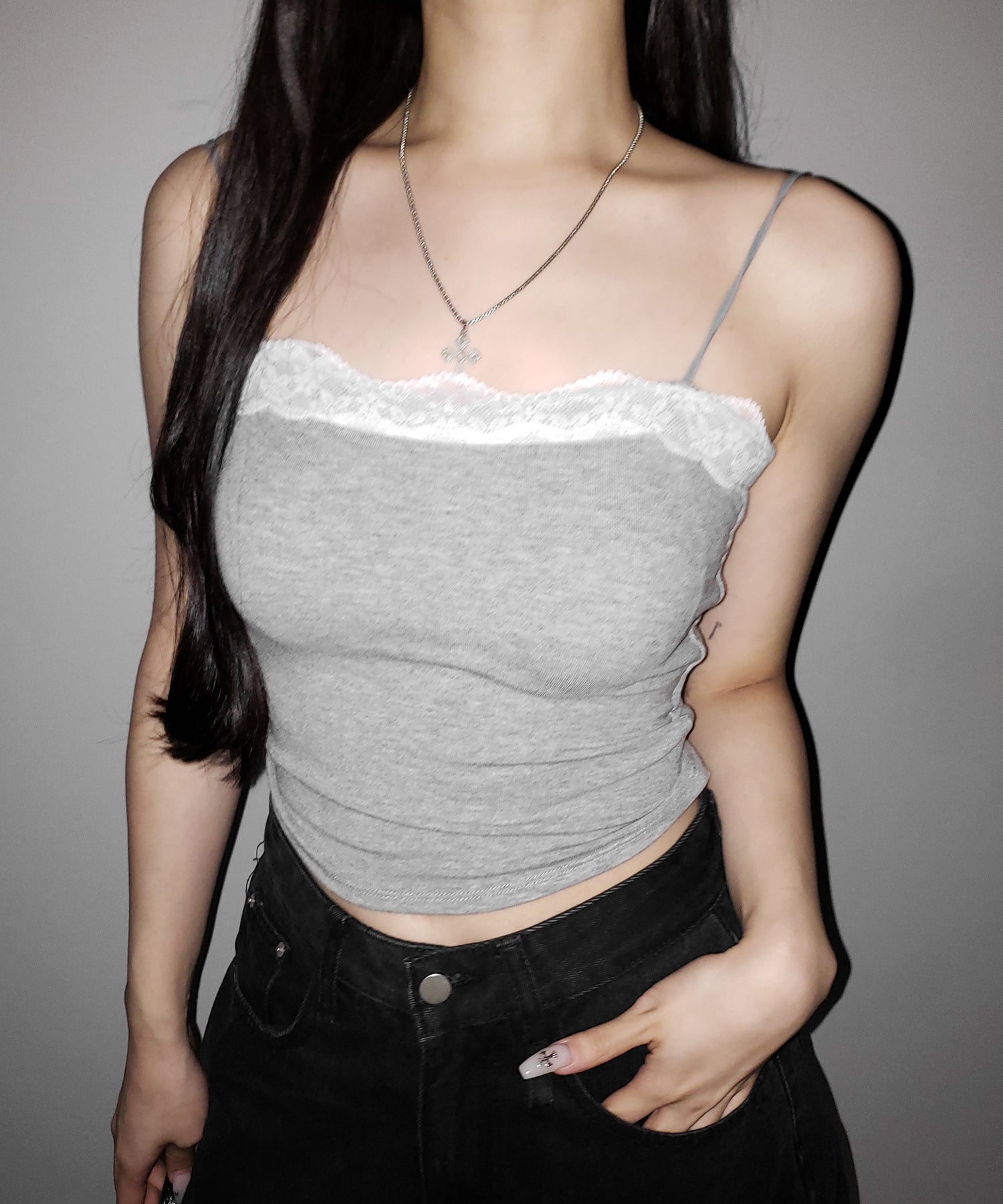 レース切替スクエアクロップドキャミソール / Lace switched square cropped camisole