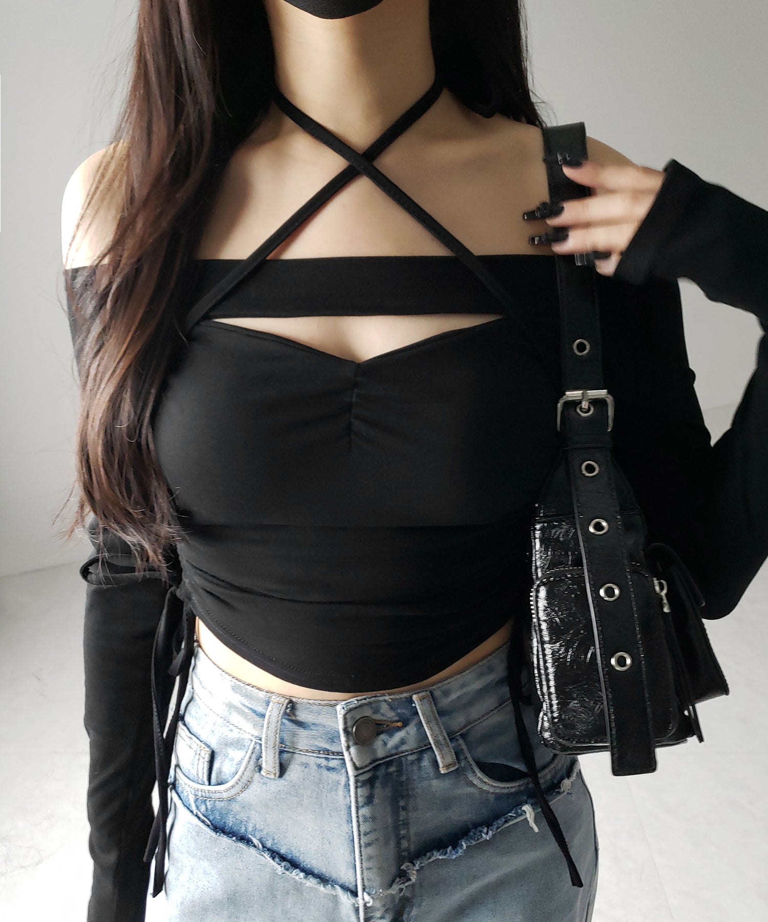 【 新色ピンク追加! / 2WAY 】クロスストラップリボンカットアウトオフショルトップス / cross strap ribbon cutout offshoulder tops
