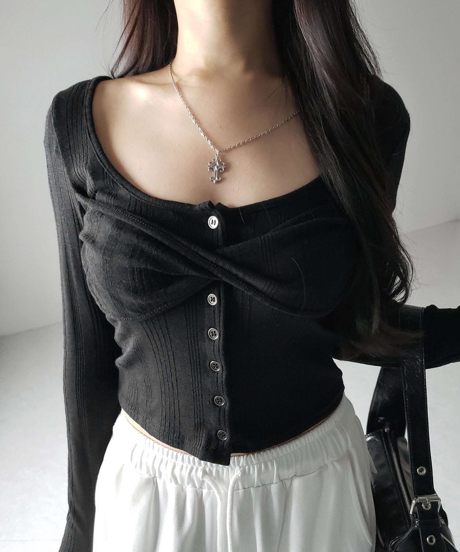 【 3color 】フロントボタンオープンネックリブカットソートップス / front button open neck ribbed cutsew tops