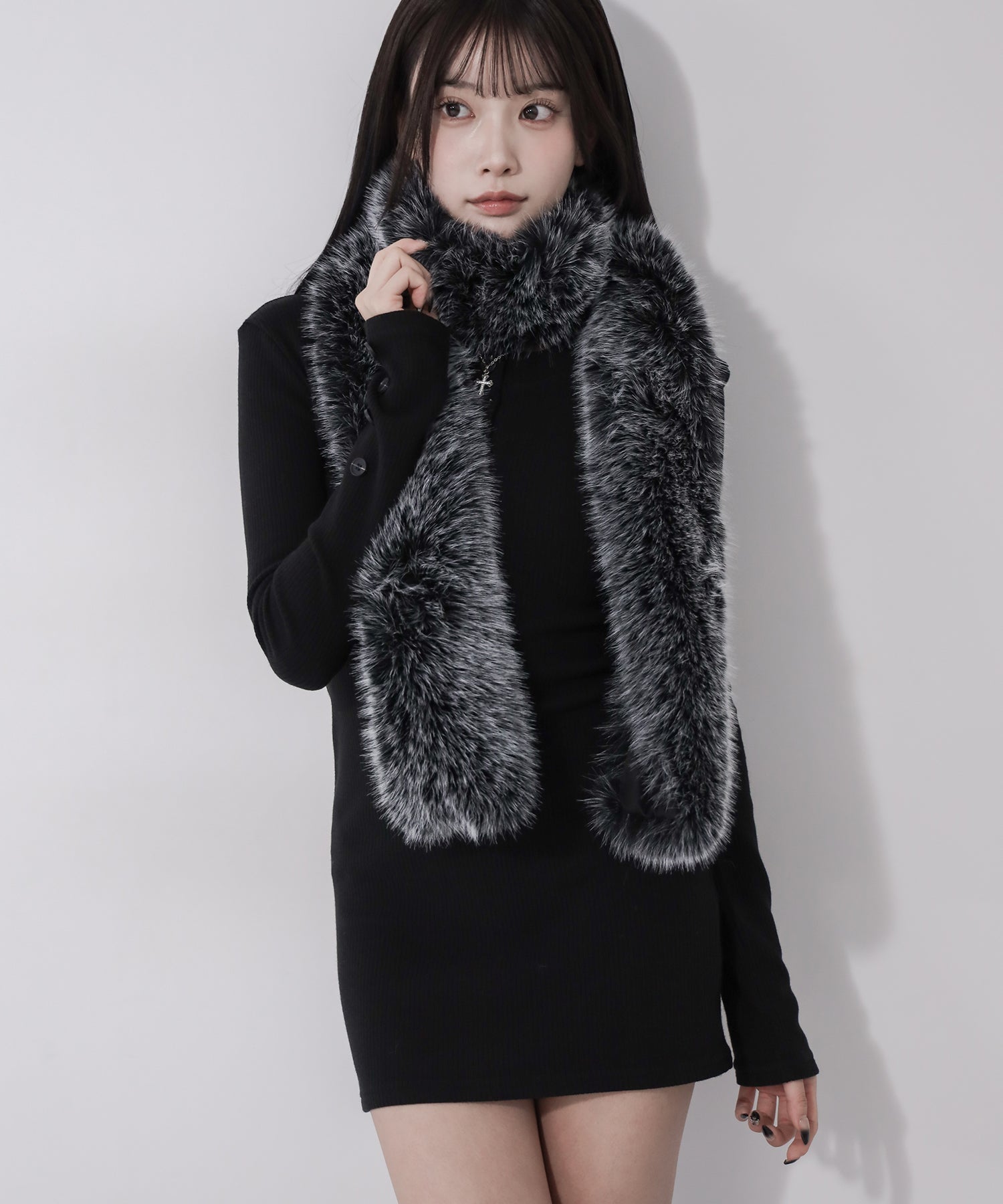 フェイクファーボリュームロングマフラー / fake fur volume long muffler