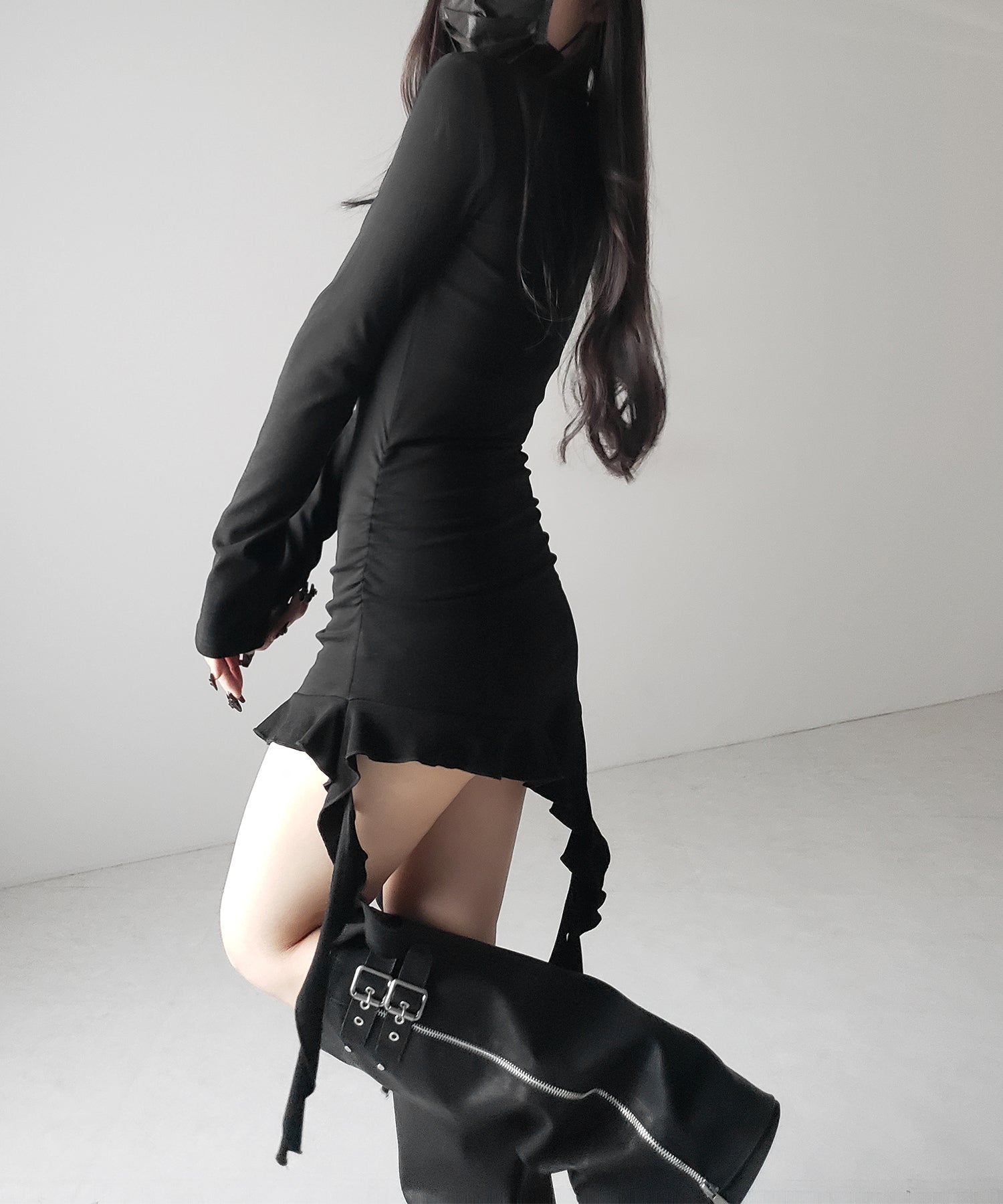 【 3color 】クロスチョーカーアシンメトリーラッフルフリルトップス / cross choker asymmetry ruffle frill tops
