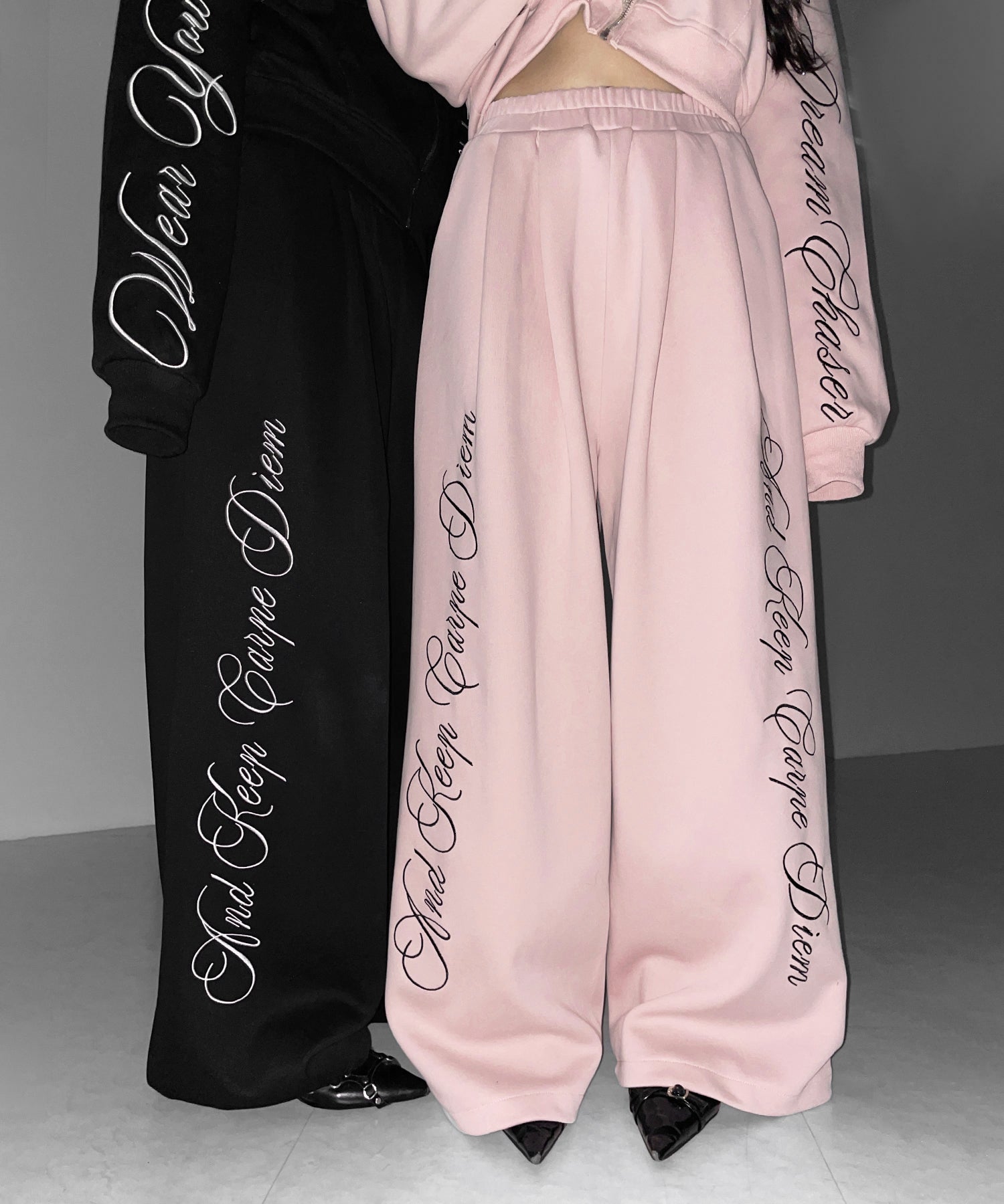 レタリングロゴ刺繍ワイドスウェットパンツ / lettering logo embroidery wide sweatpants