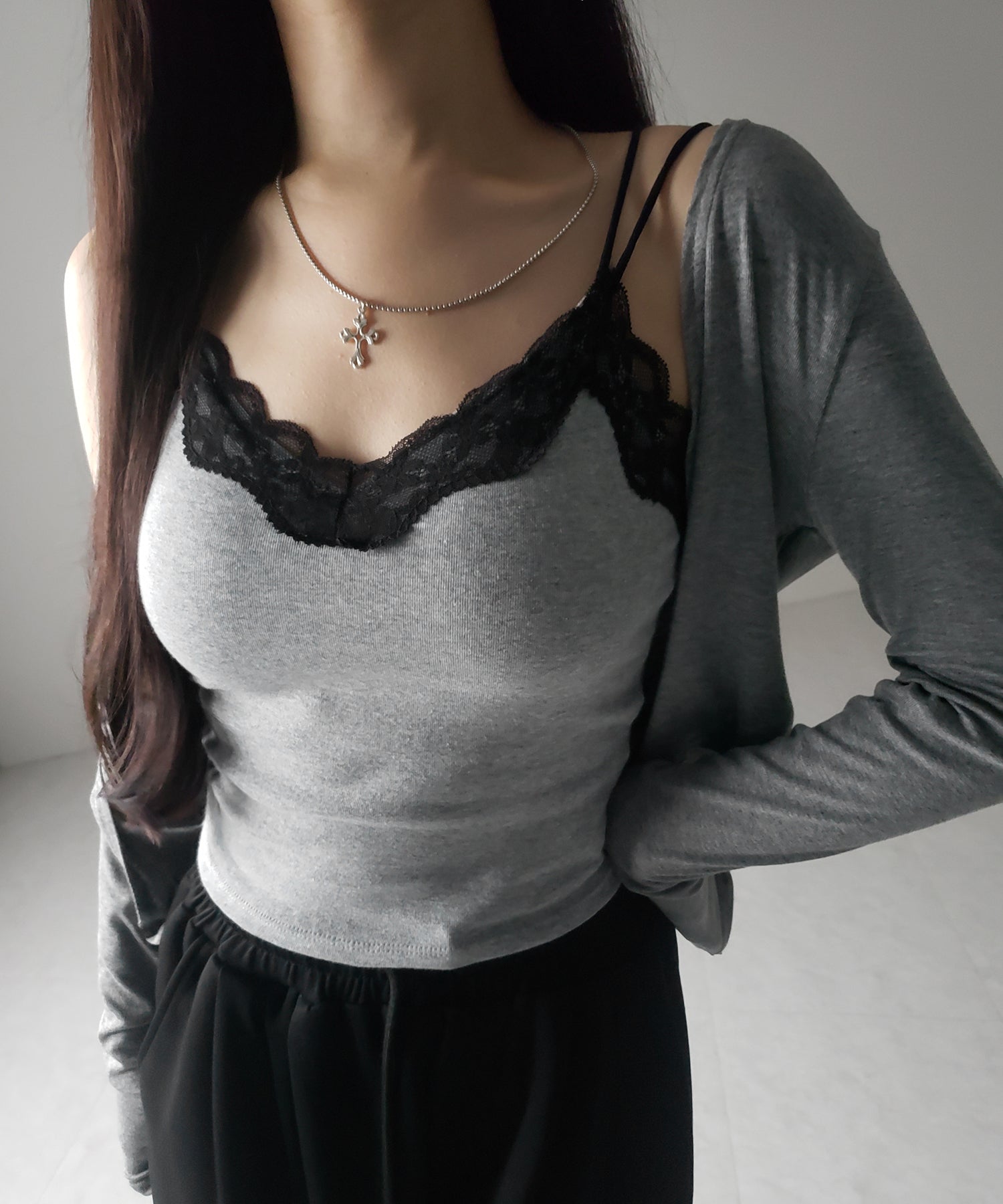【 新色ピンク追加!カップ付き 】配色レースクロップドリブキャミソール / bicolor lace cropped rib camisole