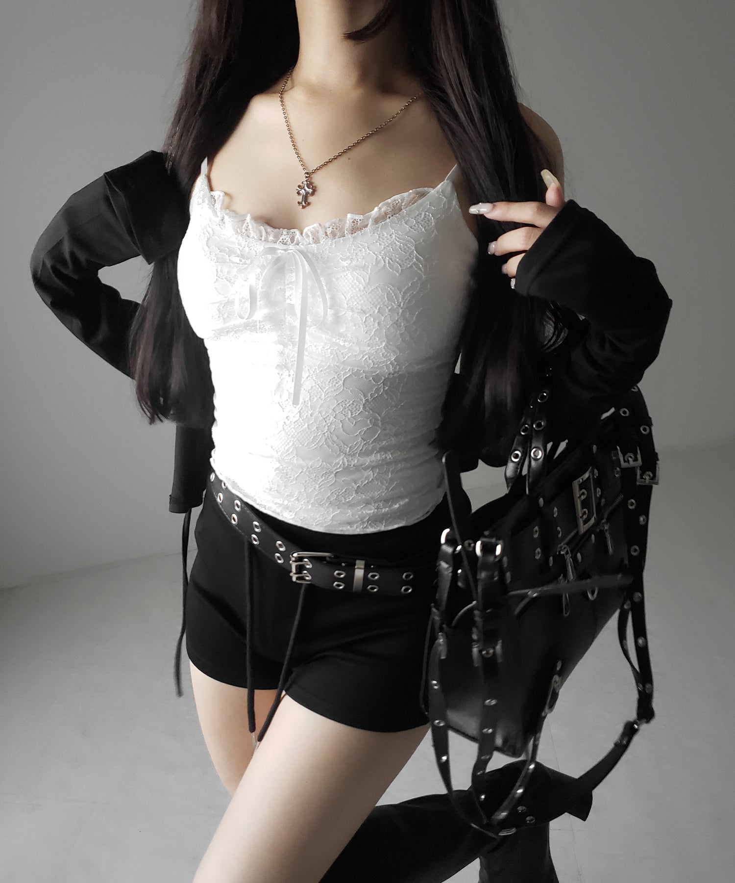 【 2color 】フロントリボンレースレイヤードキャミソール / front ribbon lace layered camisole