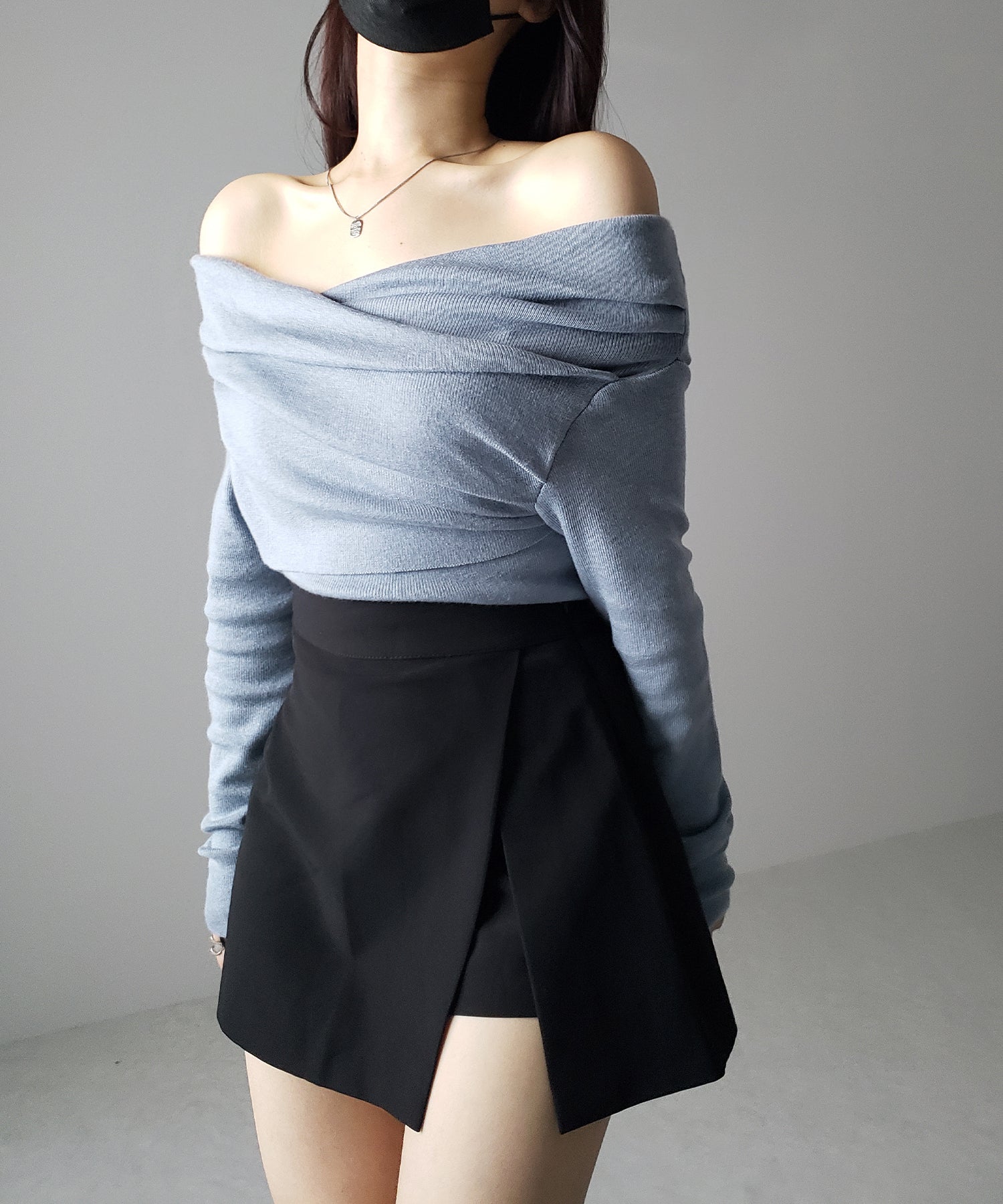 タックデザインドレープオフショルダーリブニット