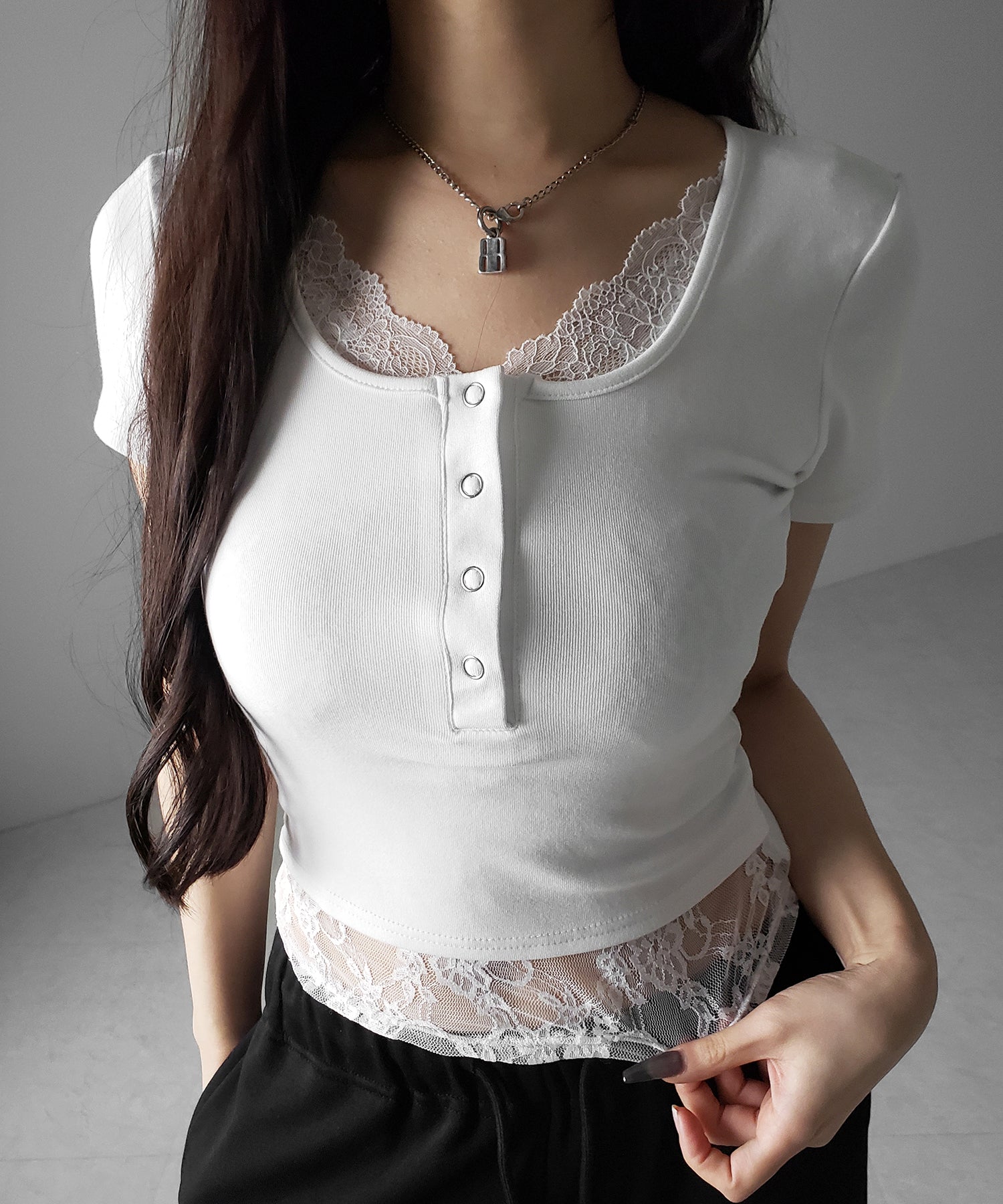 レースレイヤードヘンリーネックスクエア半袖Tシャツ / lace layered henley neck square short sleeve T-shirt