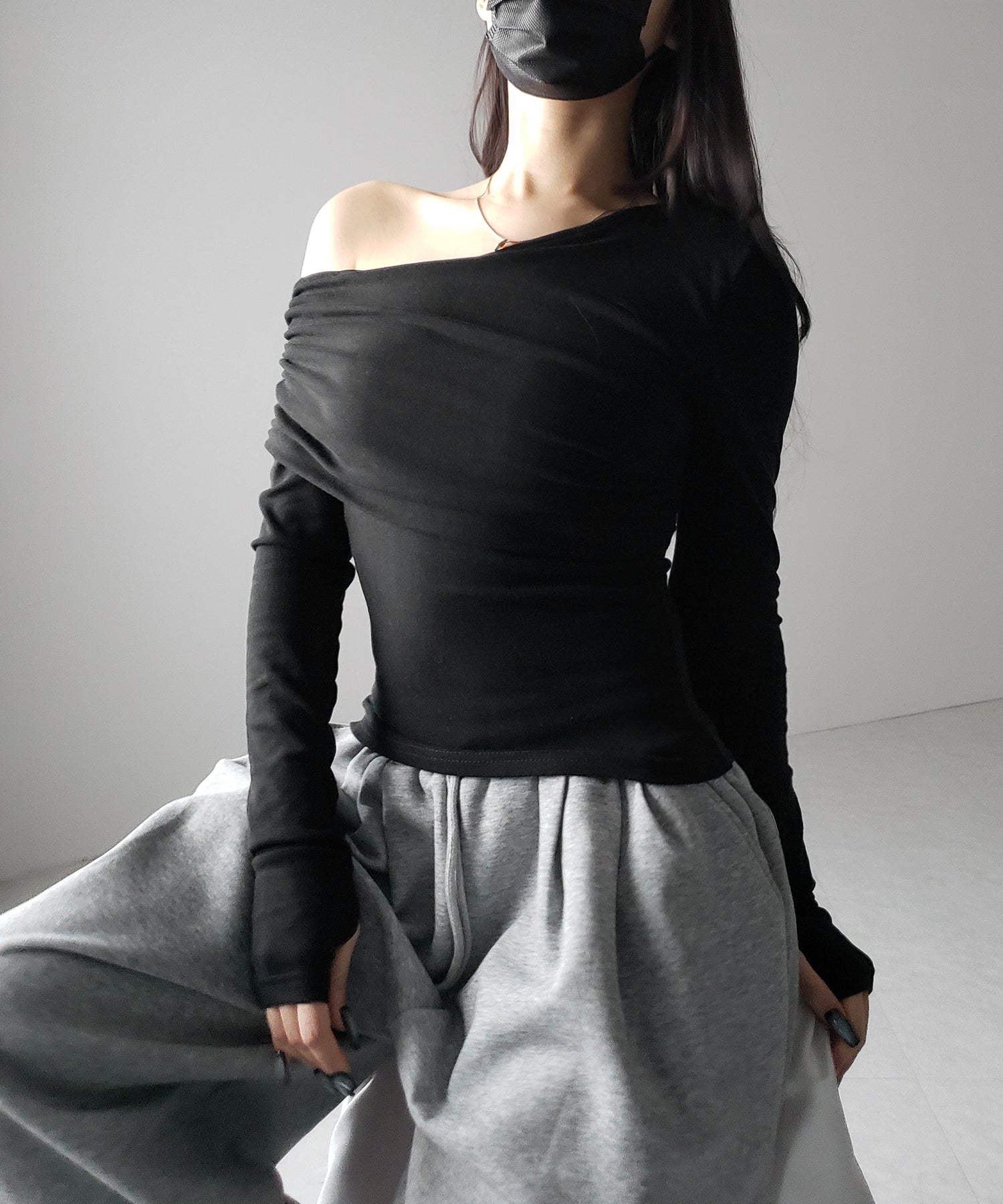 【 2color / 裏起毛 】ワンショルダードレープギャザースリムトップス / One-shoulder draped gather slim tops