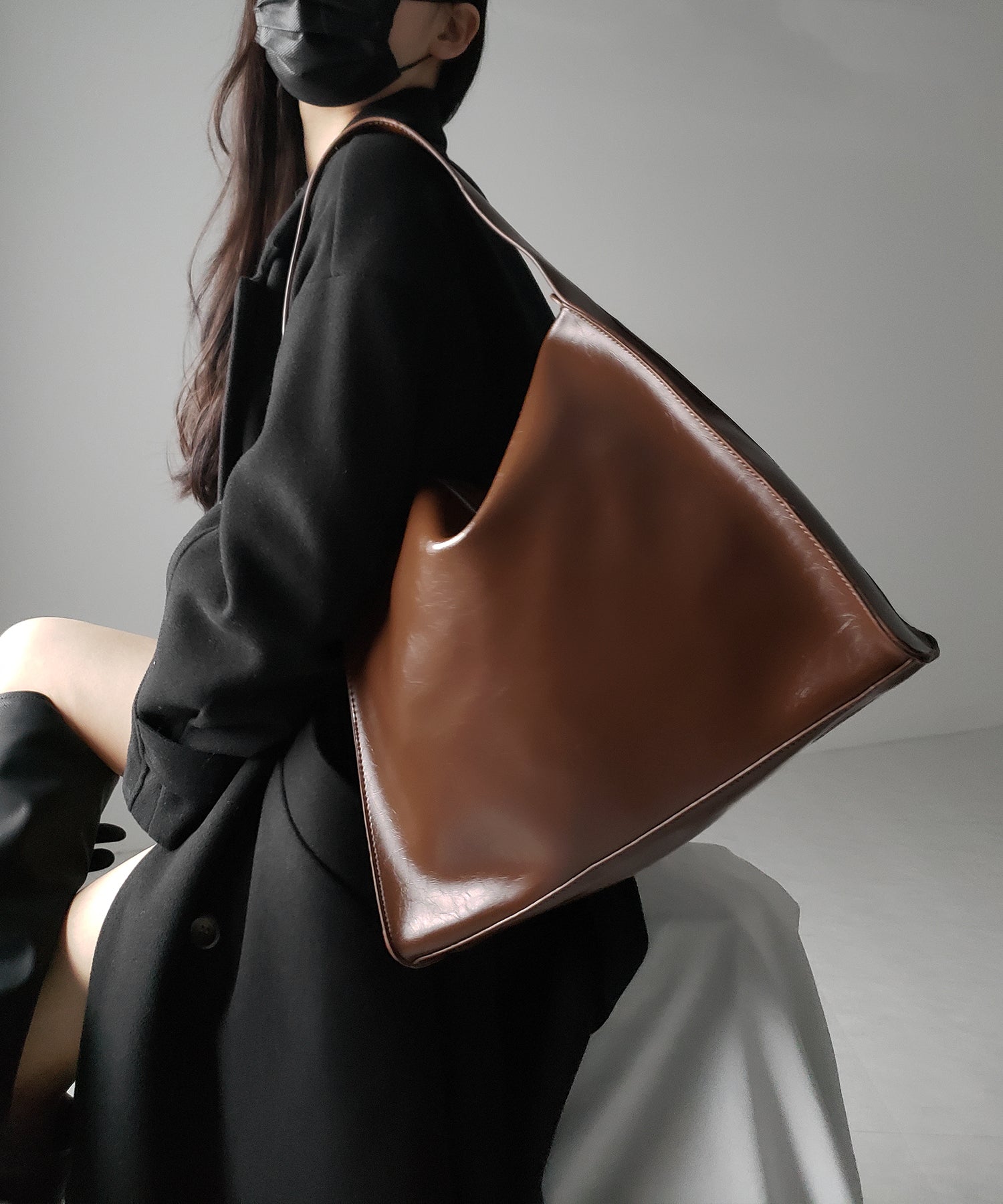 ヴィンテージフェイクレザースクエアショルダーバッグ / vintage fake leather square shoulder bag